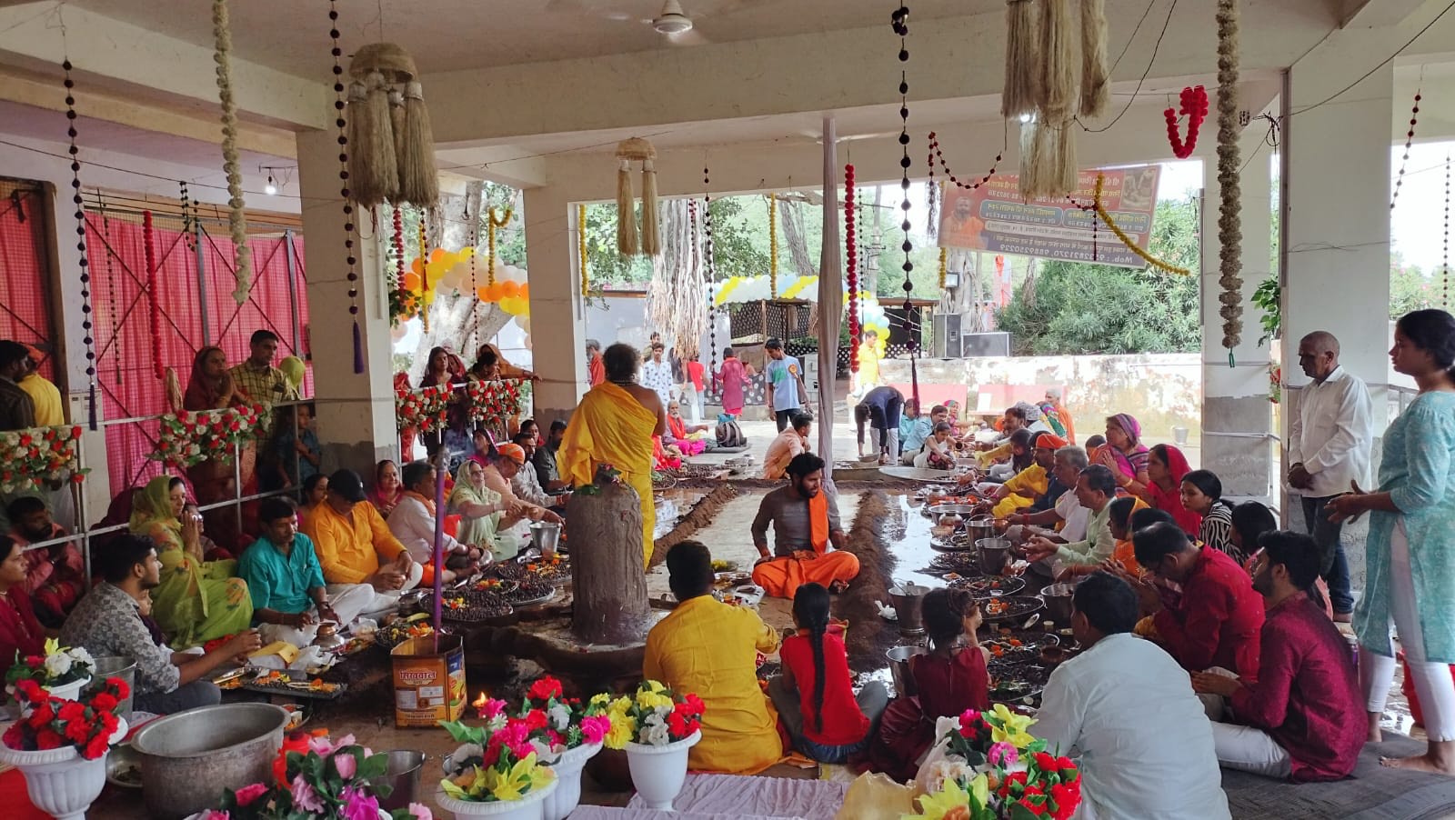 सृष्टि के राजा महाकाल को मनाने गूंजा पंचाक्षरी मंत्र "ॐ नमः शिवाय' 