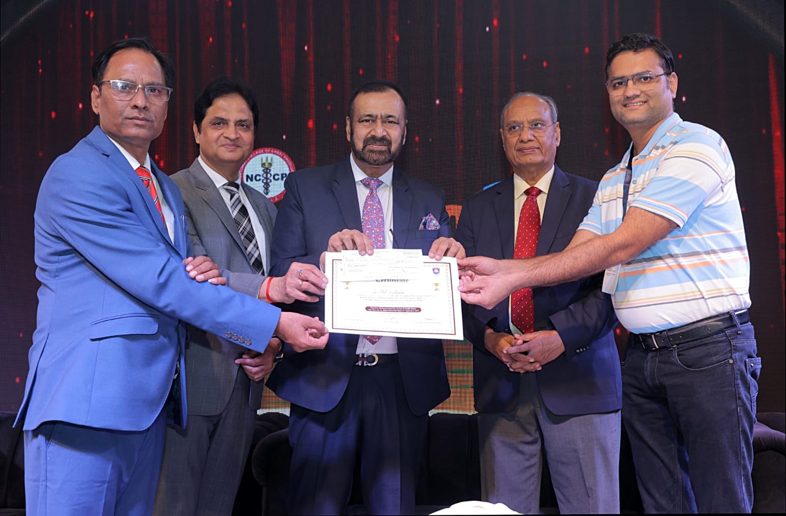 Dr. Atul Luhadia Wins Award