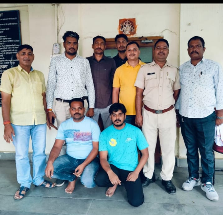 कॉन्स्टेबल अशोक सिंह और इंद्र सिंह शेखावत की मदद से शुभम मेहरा और शुभम कश्यप गिरफ्तार 