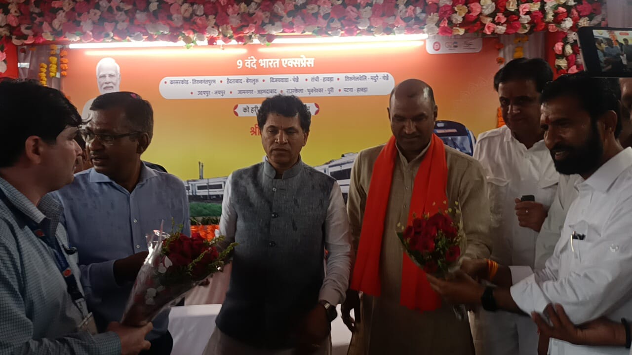 सपने नहीं हकीकत बुनते हैं, लोग इसलिए मोदी को चुनते हैं-जोशी