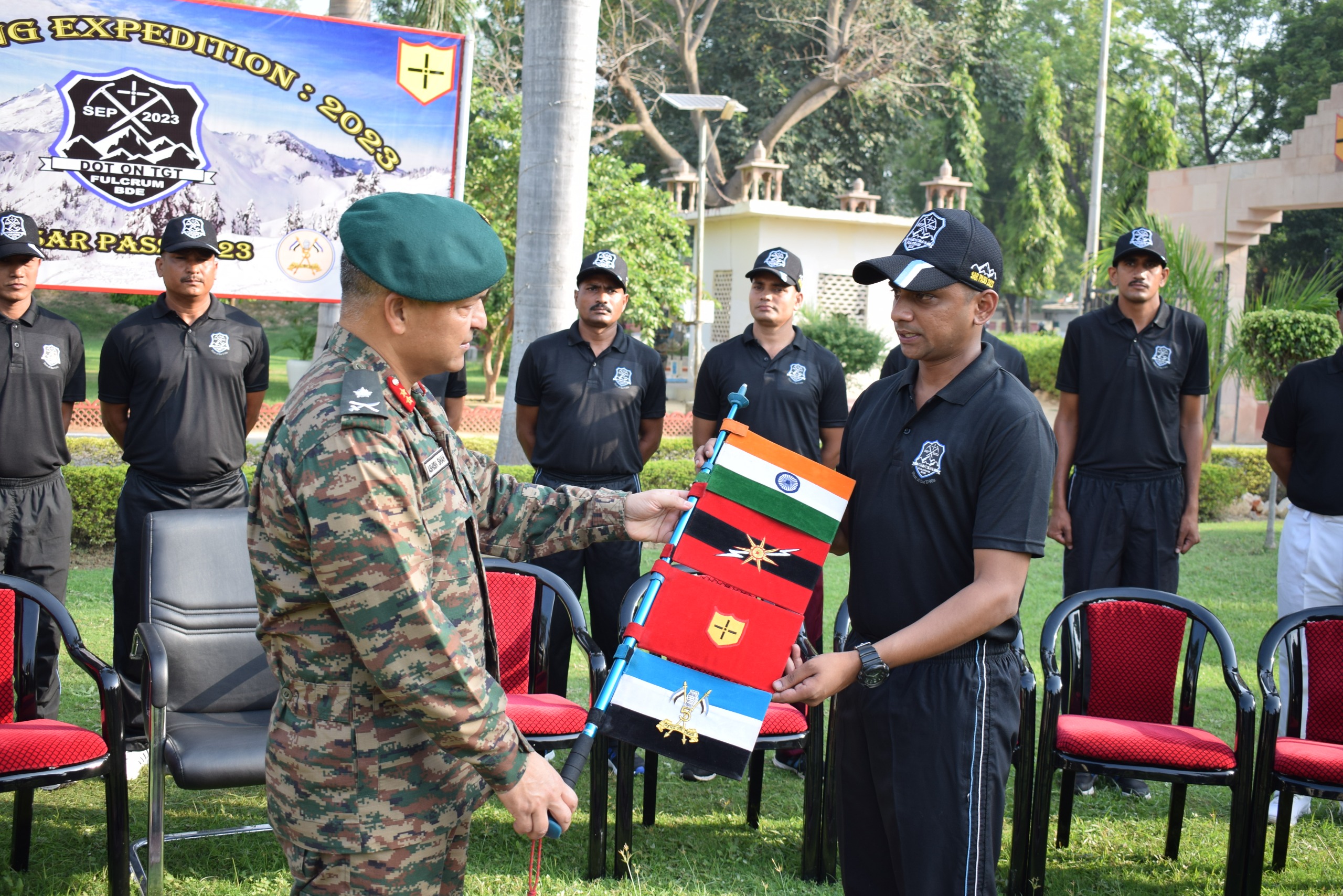 INDIAN ARMY TREKKING EXPDN TO MINI SAR PASS (HP)