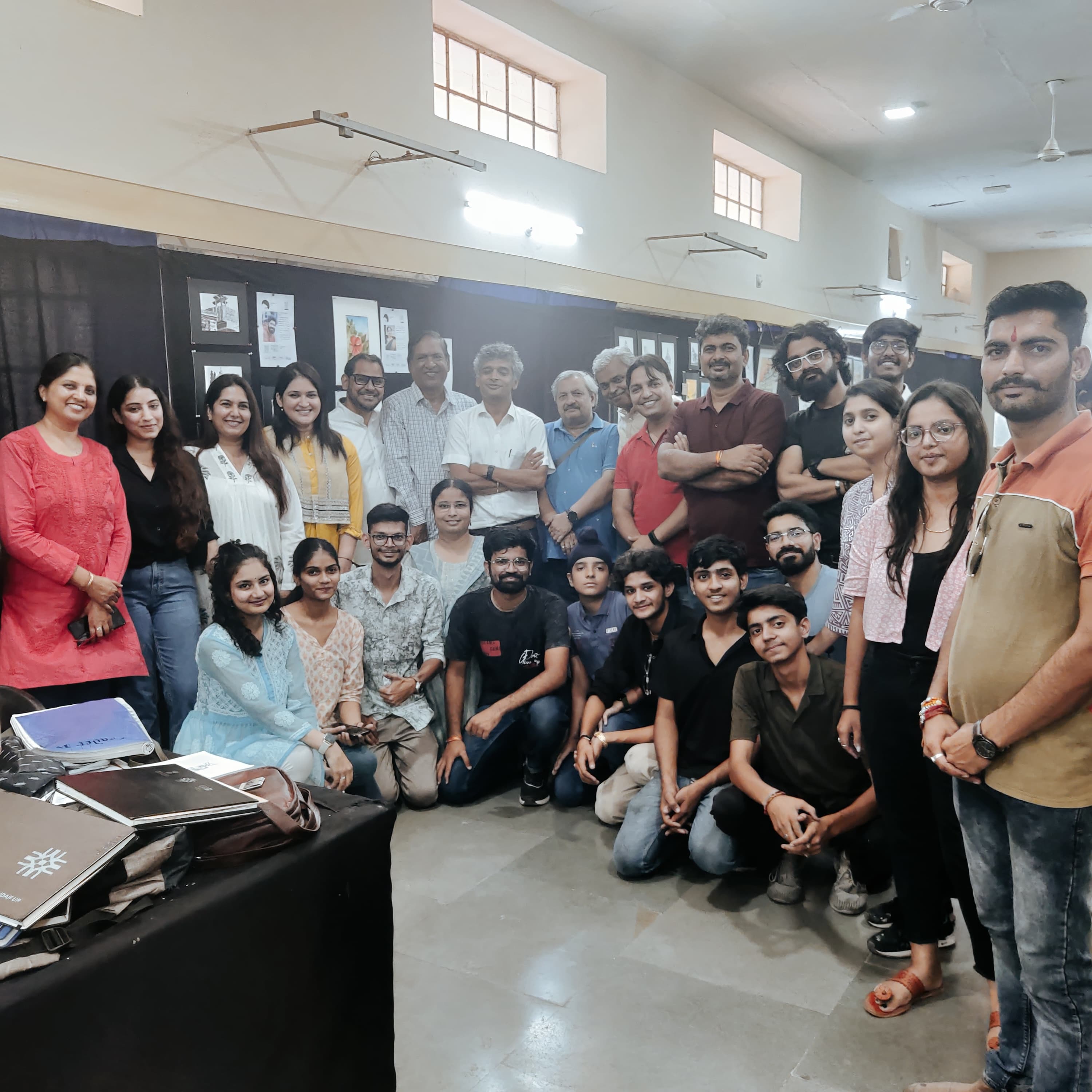 Urban Sketchers' Art Exhibition Concludes at Information Center