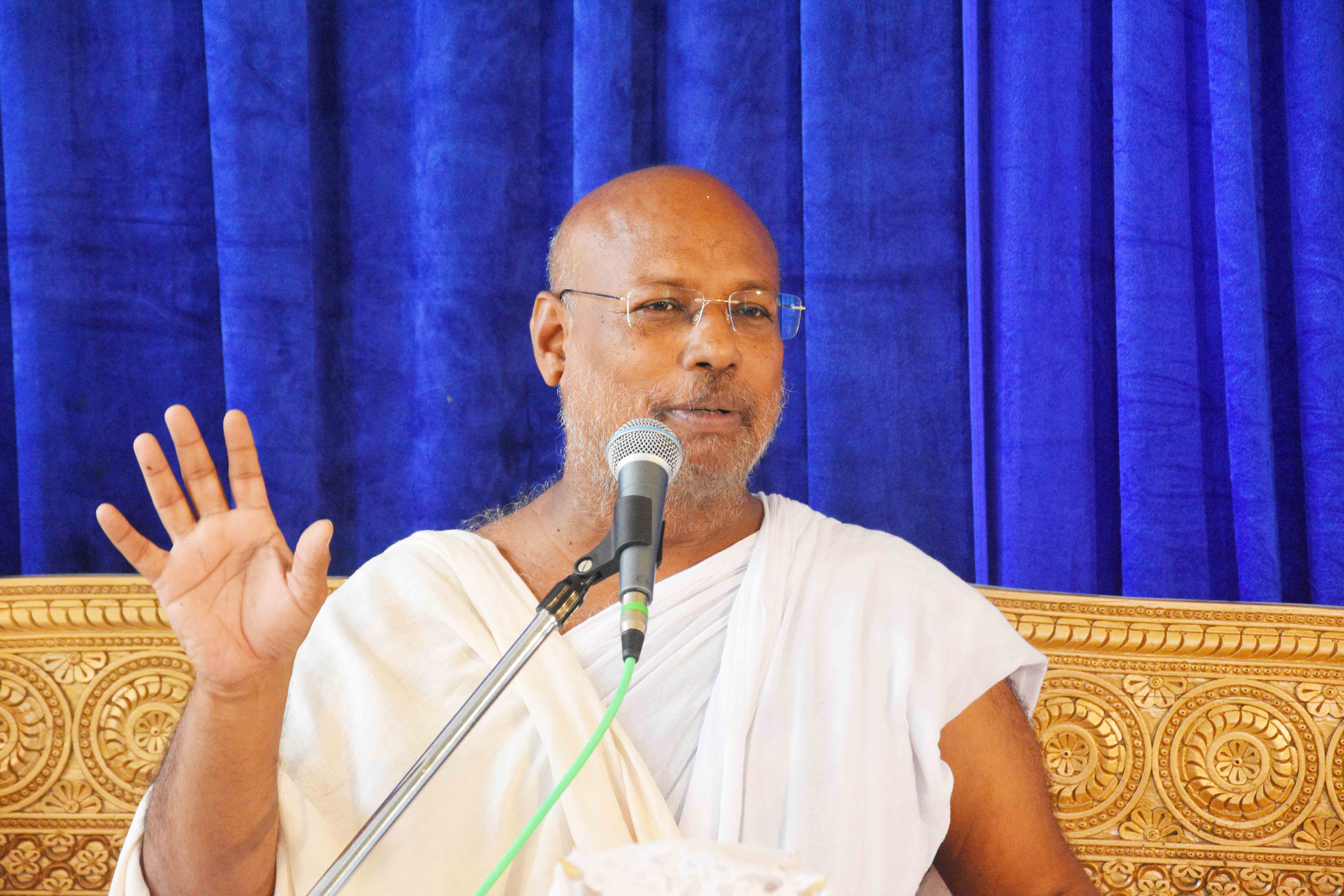 Change Your Perspective, and Your Whole Life Will Change - Rashtrasant Shri Lalitprabh Ji