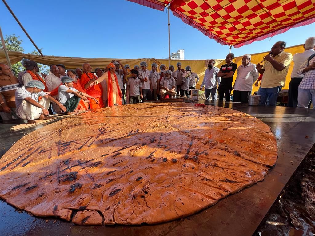 World Record: Largest Chapati Ever Made, Weighing 185 Kilograms, Created in Rajasthan