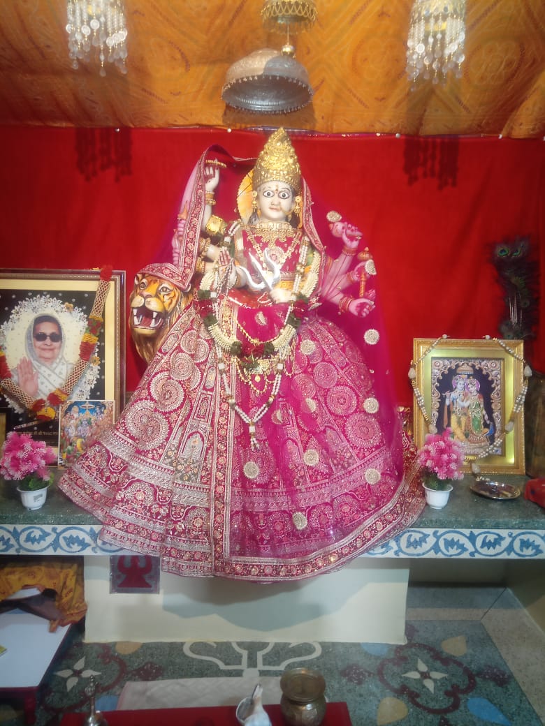 नवरात्रि को लेकर सजा नींबड़ी माताजी मंदिर
