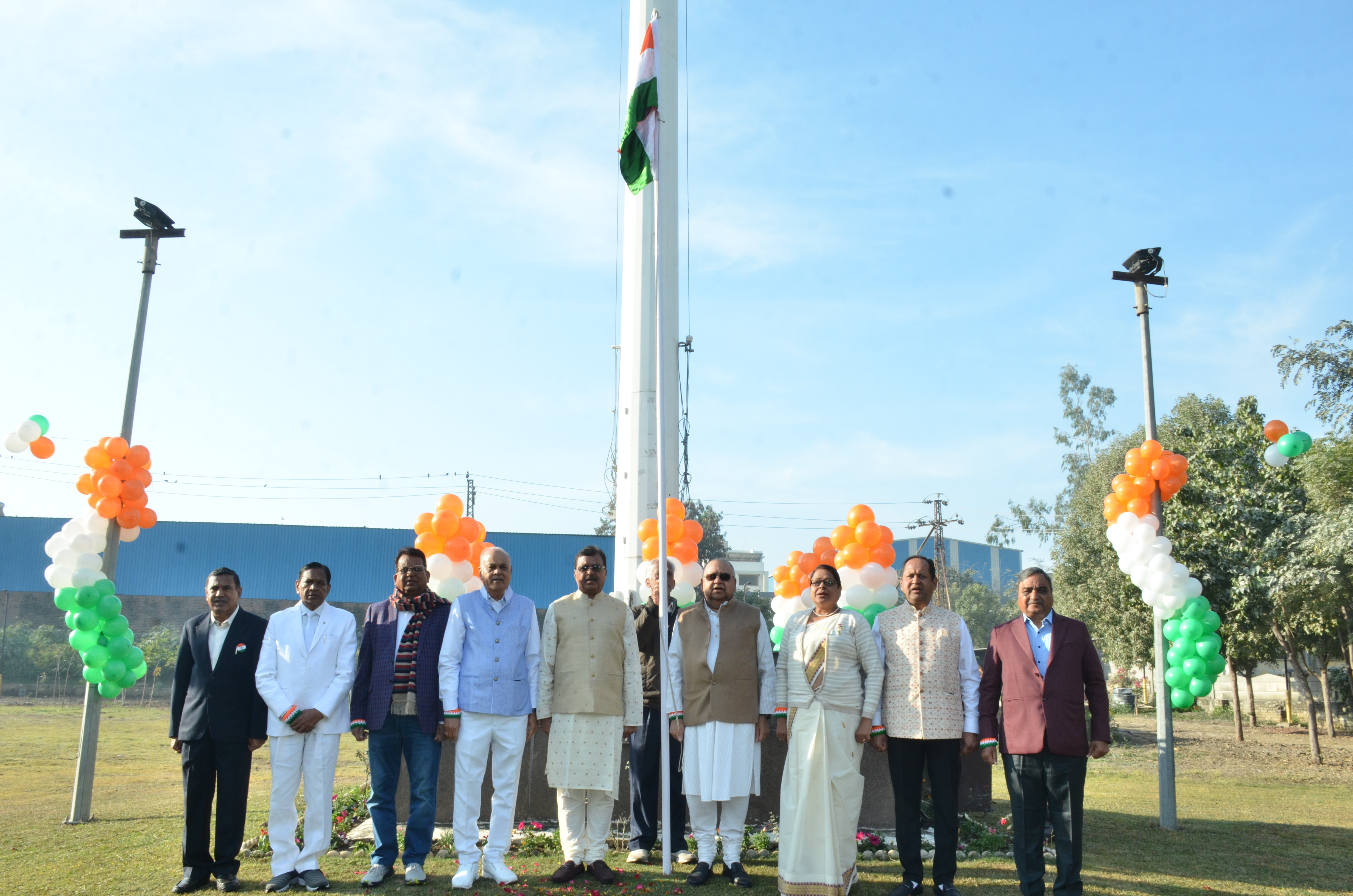 75वें गणतन्त्र दिवस पर यूसीसीआई में अध्यक्ष श्री संजय सिंघल ने किया ध्वजारोहण