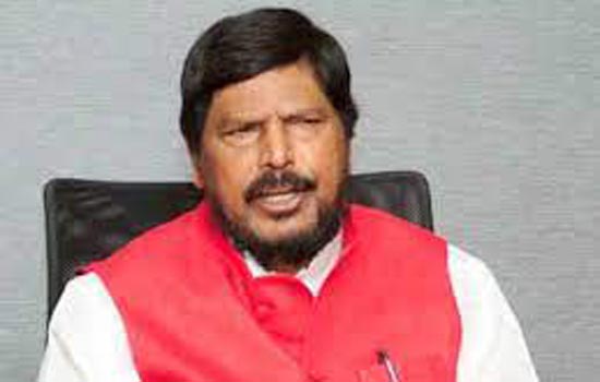 आठवले ने महाराष्ट्र व यूपी की दो लोकसभा सीटों पर पेश की दावेदारी