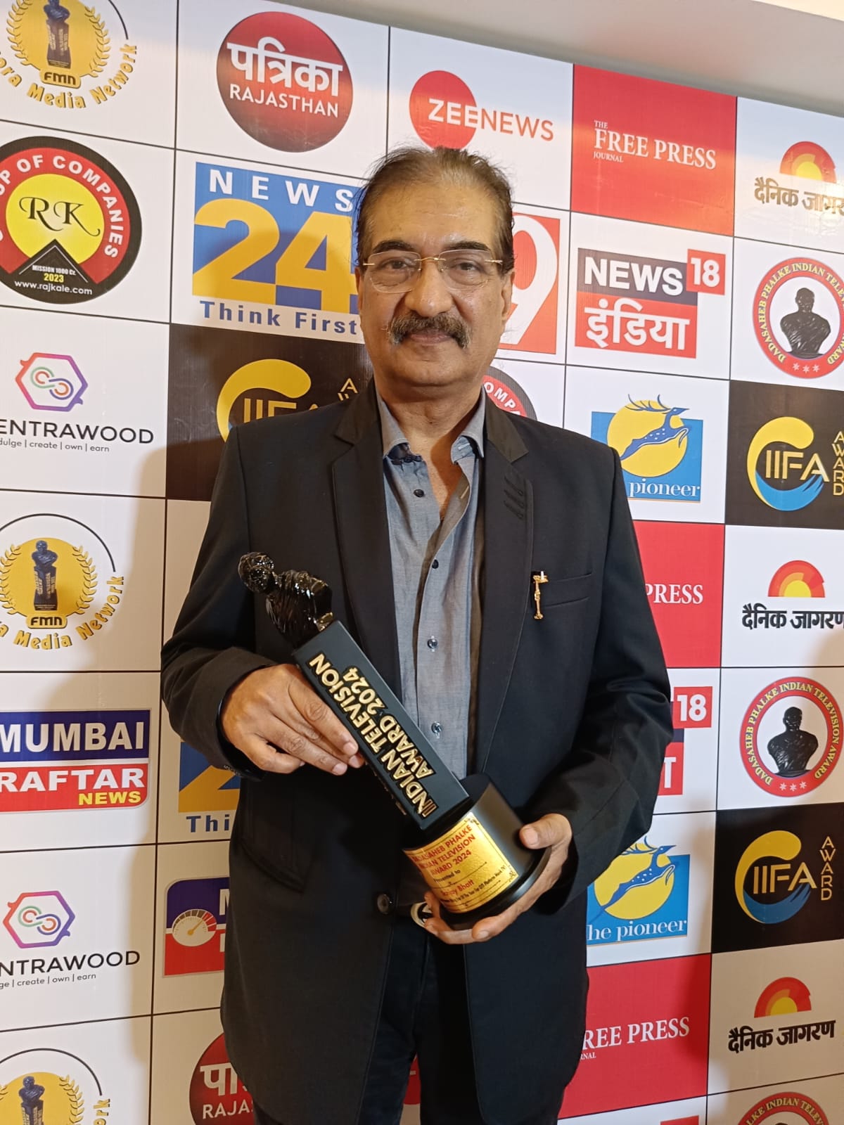 Mask TV OTT Platform, Honored with Dadasaheb Phalke Indian Television Award*