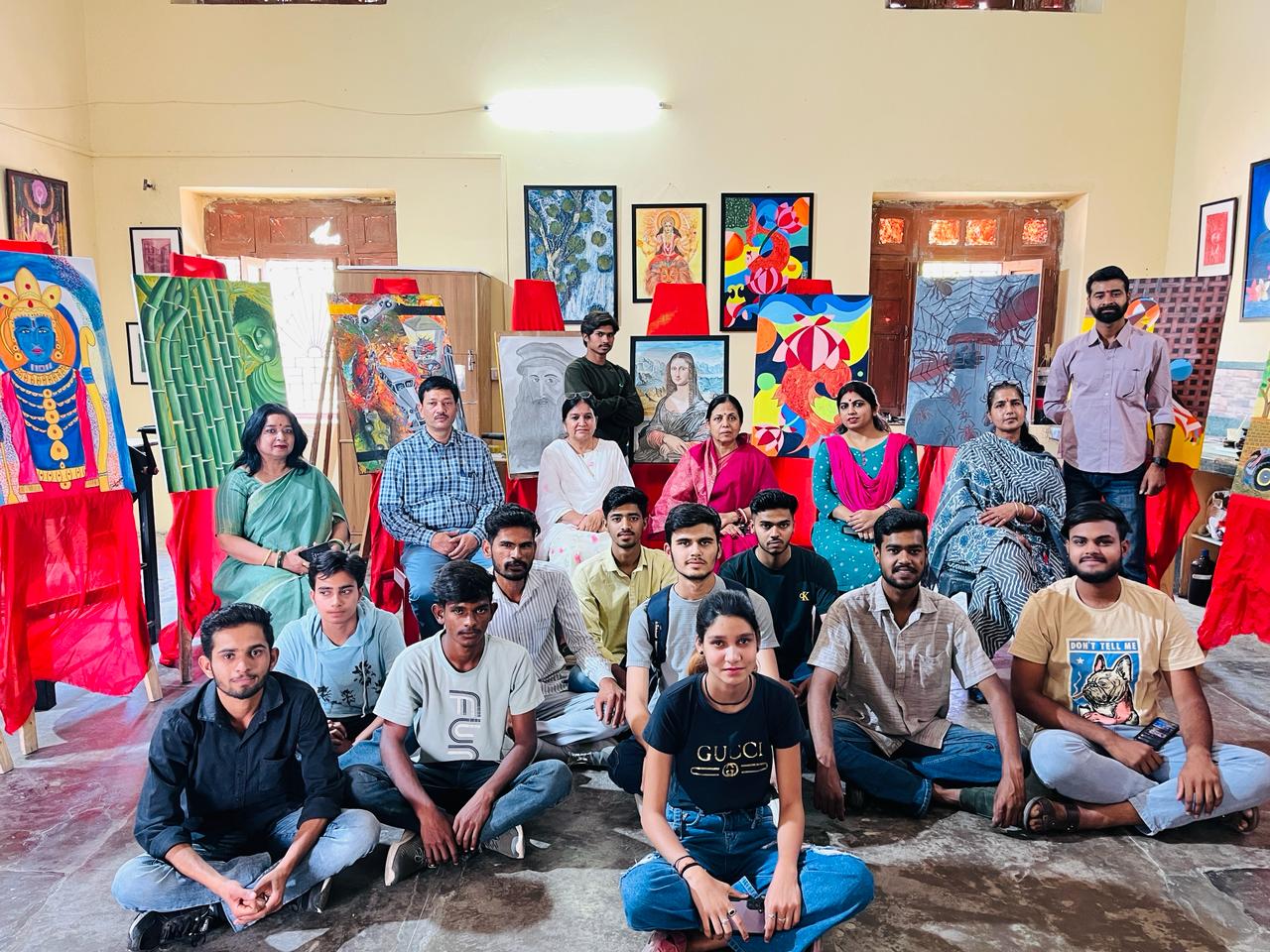 बीएनपीजी महाविद्यालय के दृश्य कला विभाग ने धूमधाम से मनाया विश्व कला दिवस
