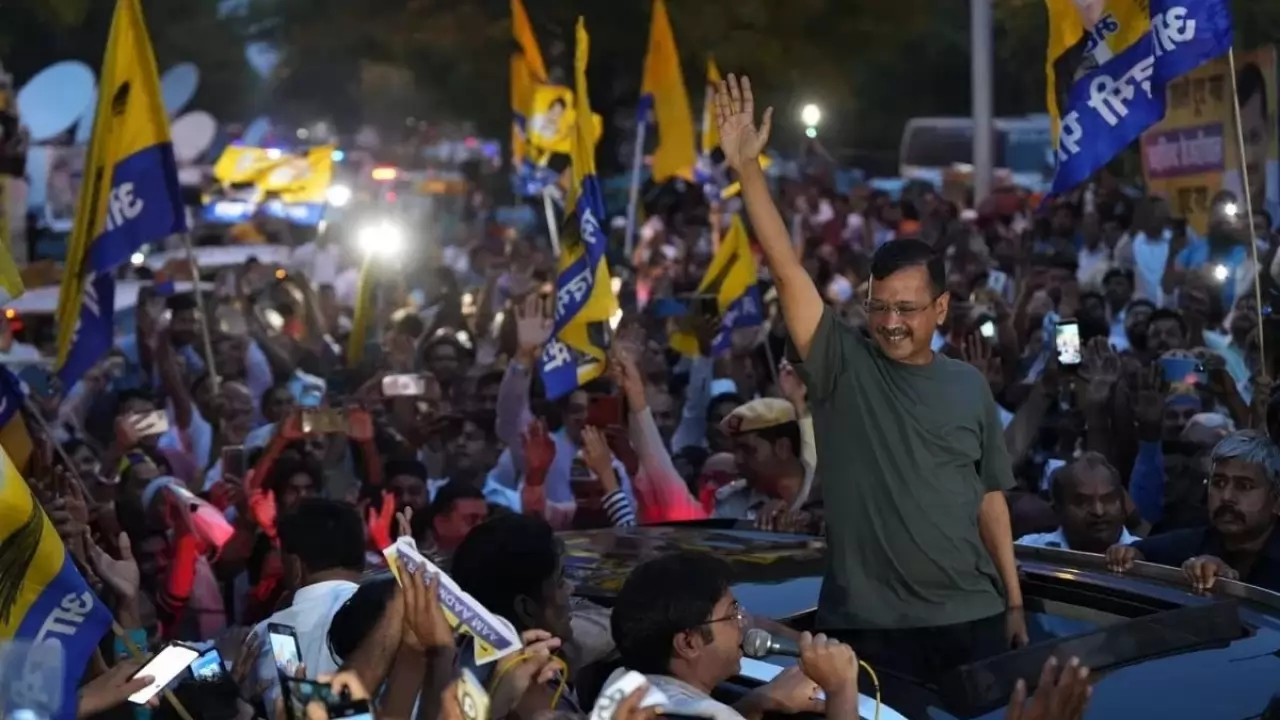 सुप्रीम कोर्ट द्वारा दिल्ली के मुख्यमंत्री अरविंद केजरीवाल को सशर्त जमानत देने के बाद राष्ट्रीय राजधानी दिल्ली के सियासी पारे के जबर्दस्त उफान