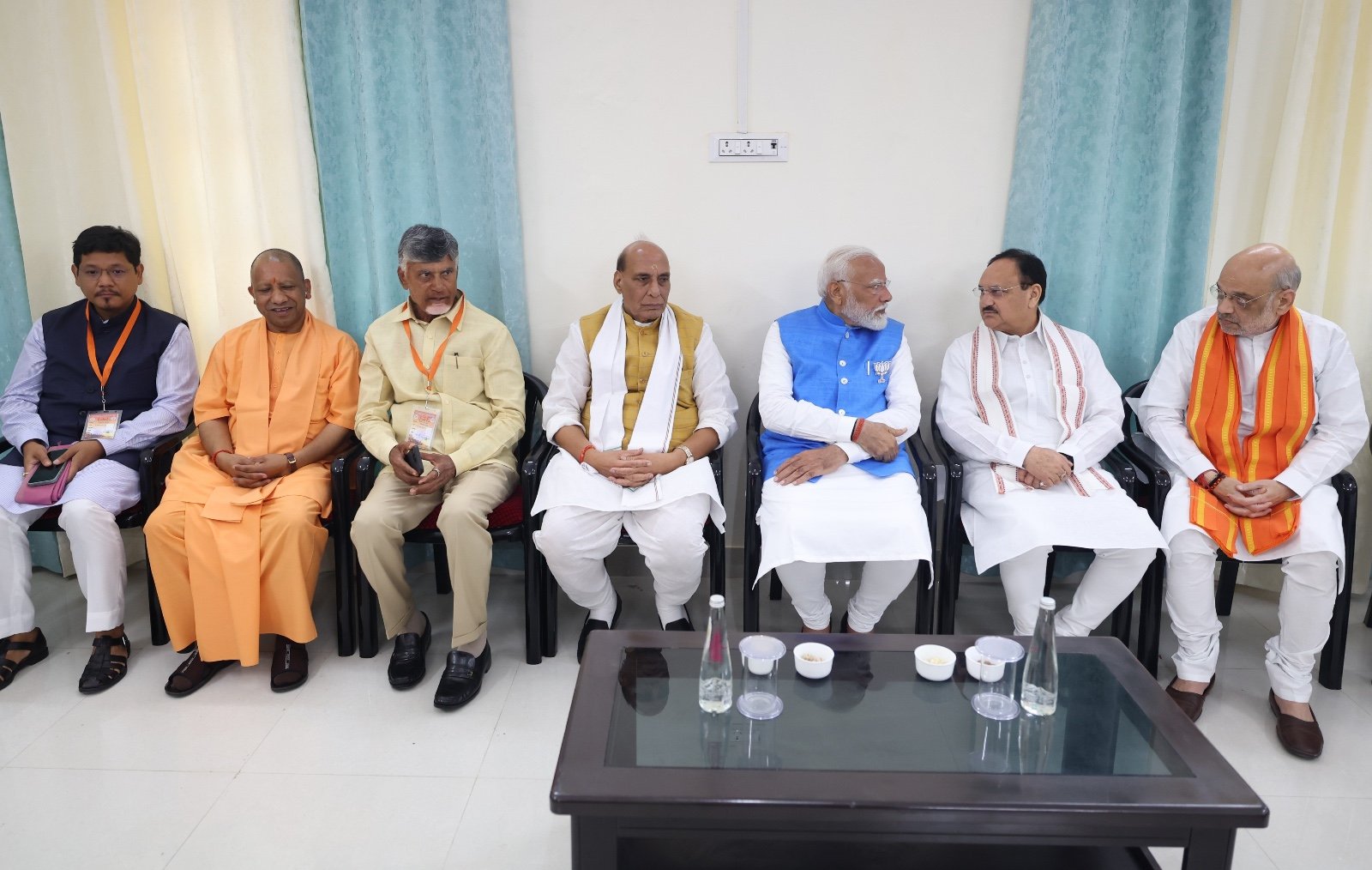 प्रधानमंत्री नरेंद्र मोदी ने मुस्लिम संबंधों पर बयान देकर किया अल्प संख्यक वोटरों को साधने का प्रयास