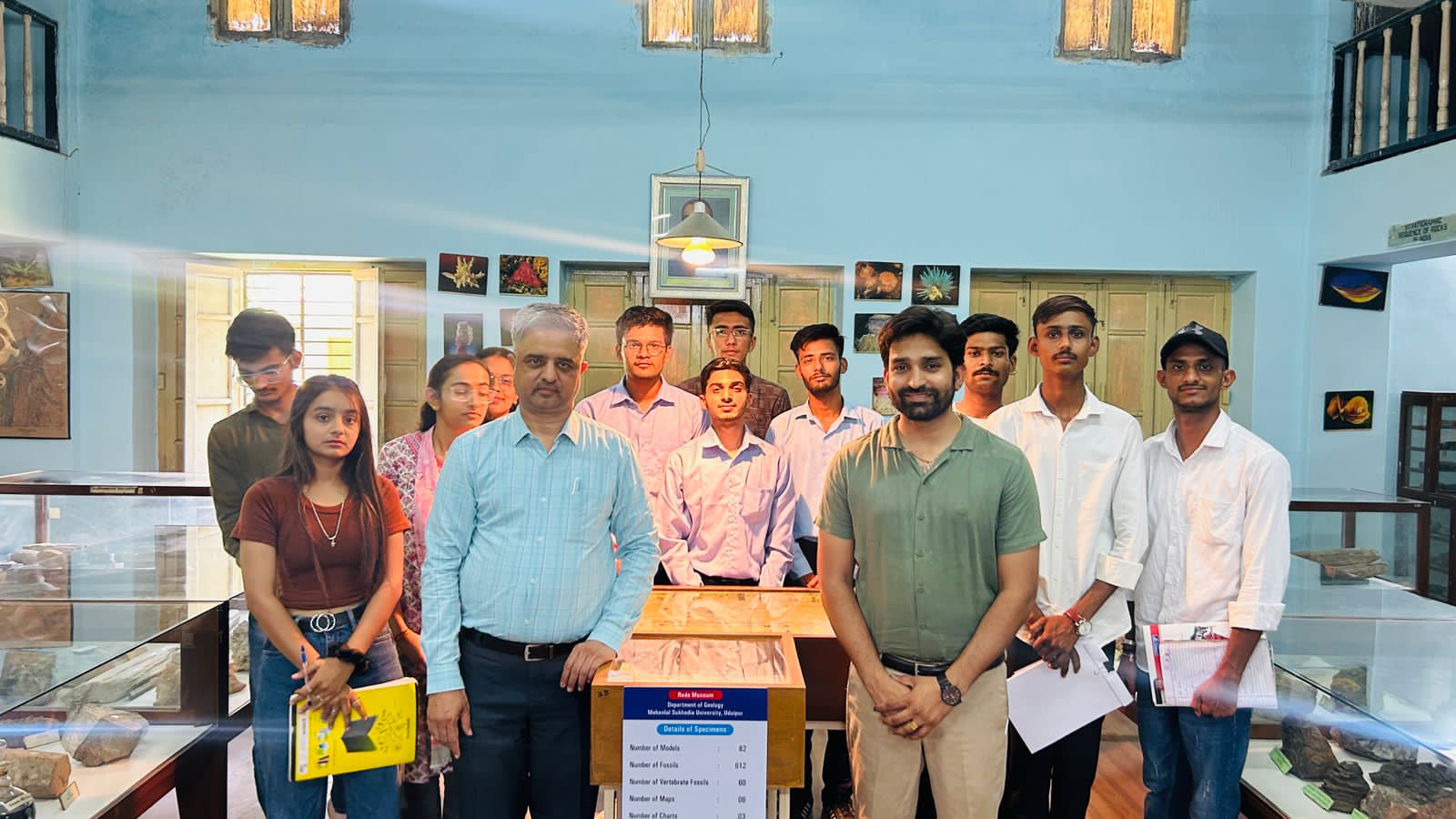भूविज्ञान विभाग के विधार्थियों ने किया संग्रहालय का अवलोकन