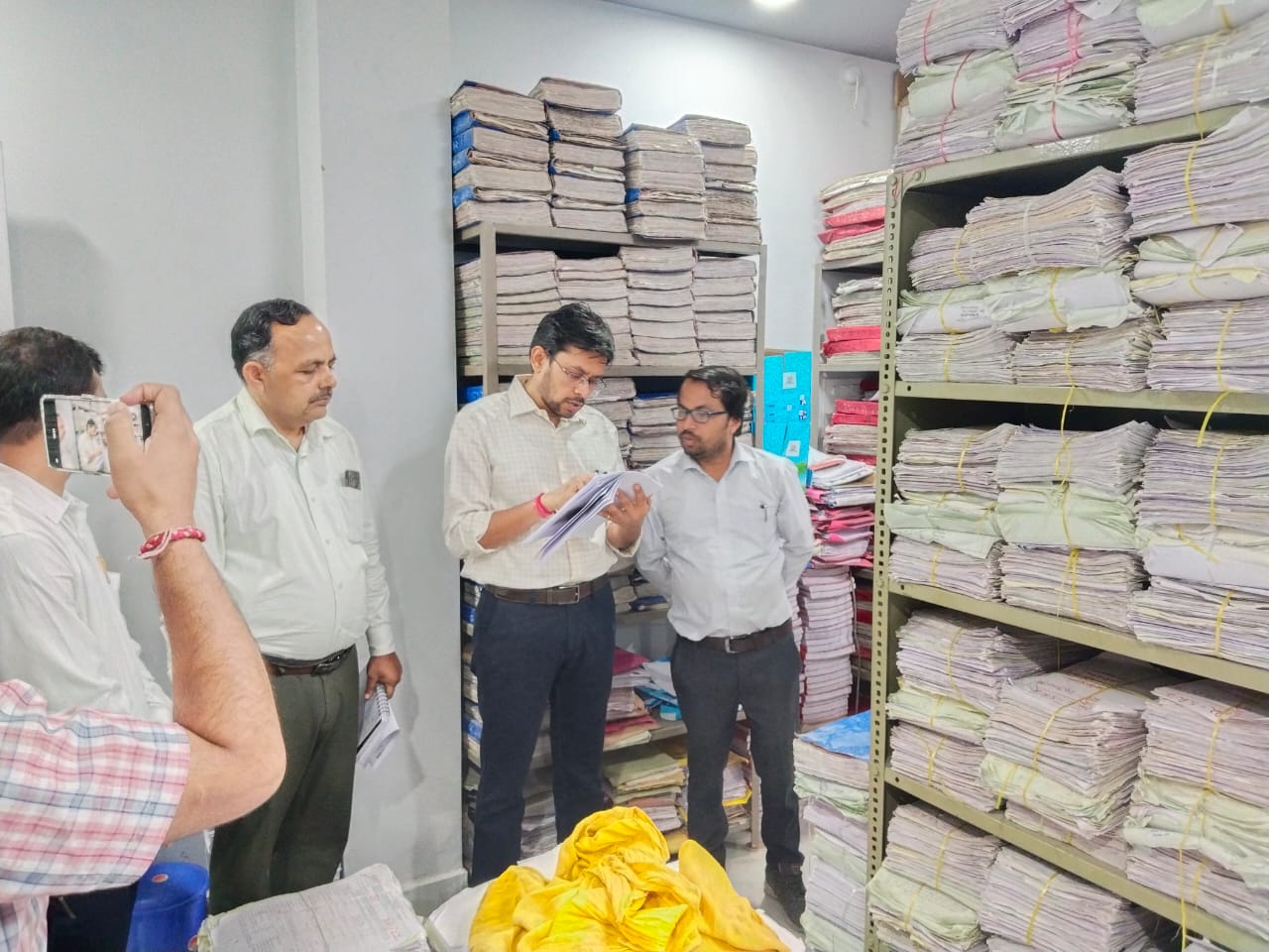 District Collector Conducts Surprise Inspection of Sub-Registrar Office, Orders Physical Verification of Registrations