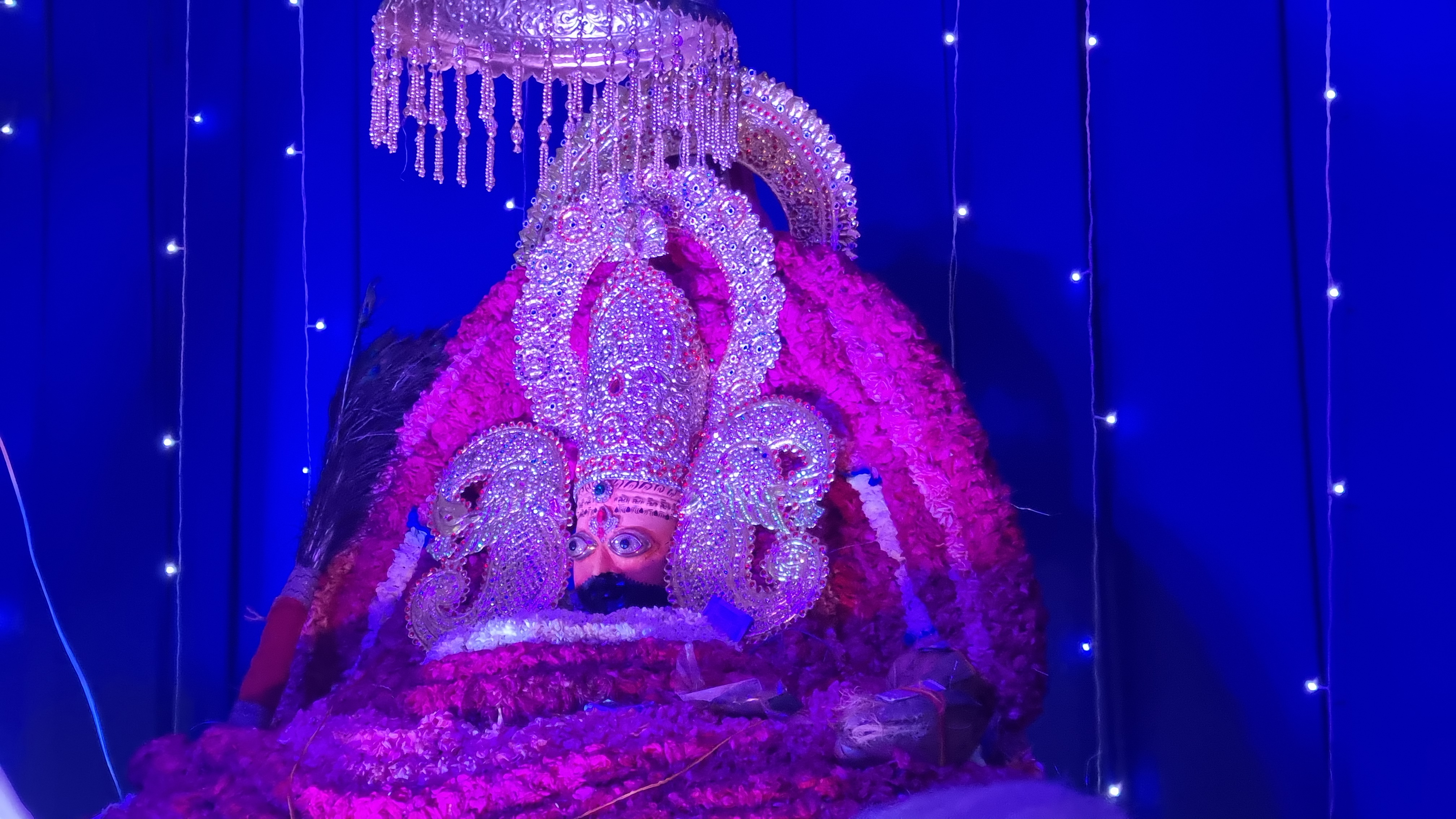 ओ बाबा इतनी कृपा मै पाता रहूँ , खाटू बुलाता रहे और मै आता रहू" 