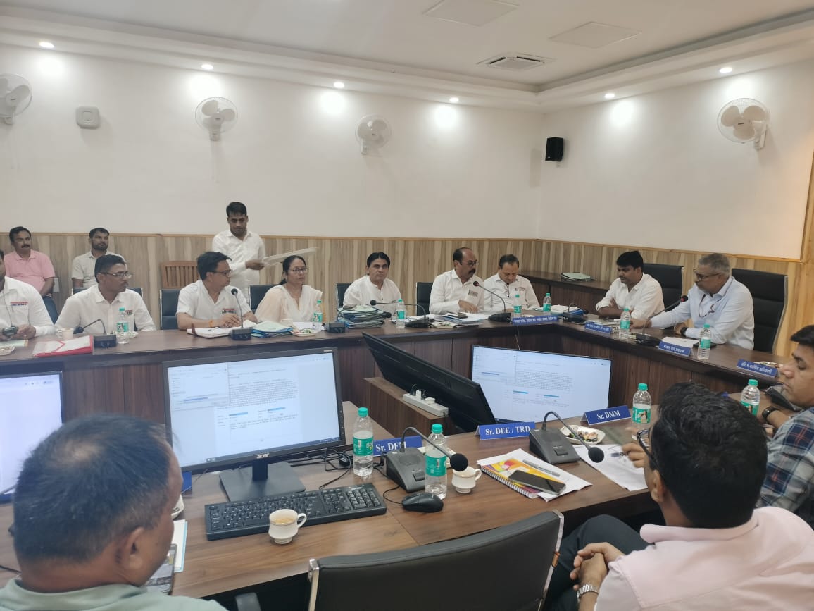 West Central Railway Workers' Union Division Secretary Abdul Khaliq Addresses Employees' Issues with DRM Kota