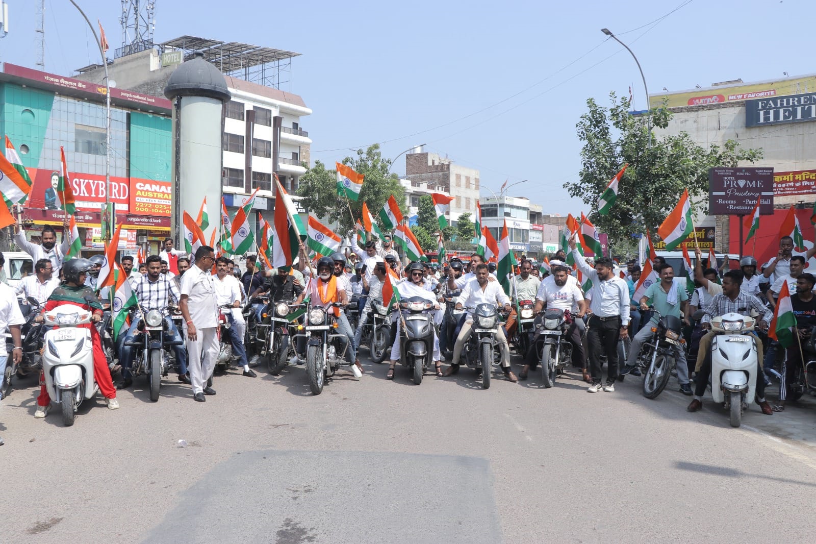 गंगानगर विधायक और नगर परिषद सभापति की अगुवाई में निकाली बाइक रैली