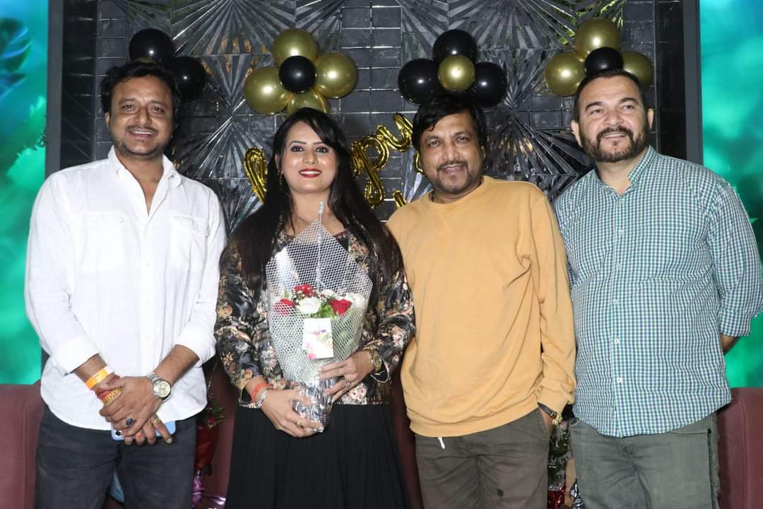 फ़िल्म अभिनेत्री संगीता तिवारी का जन्मदिन मुम्बई में मनाया गया .!