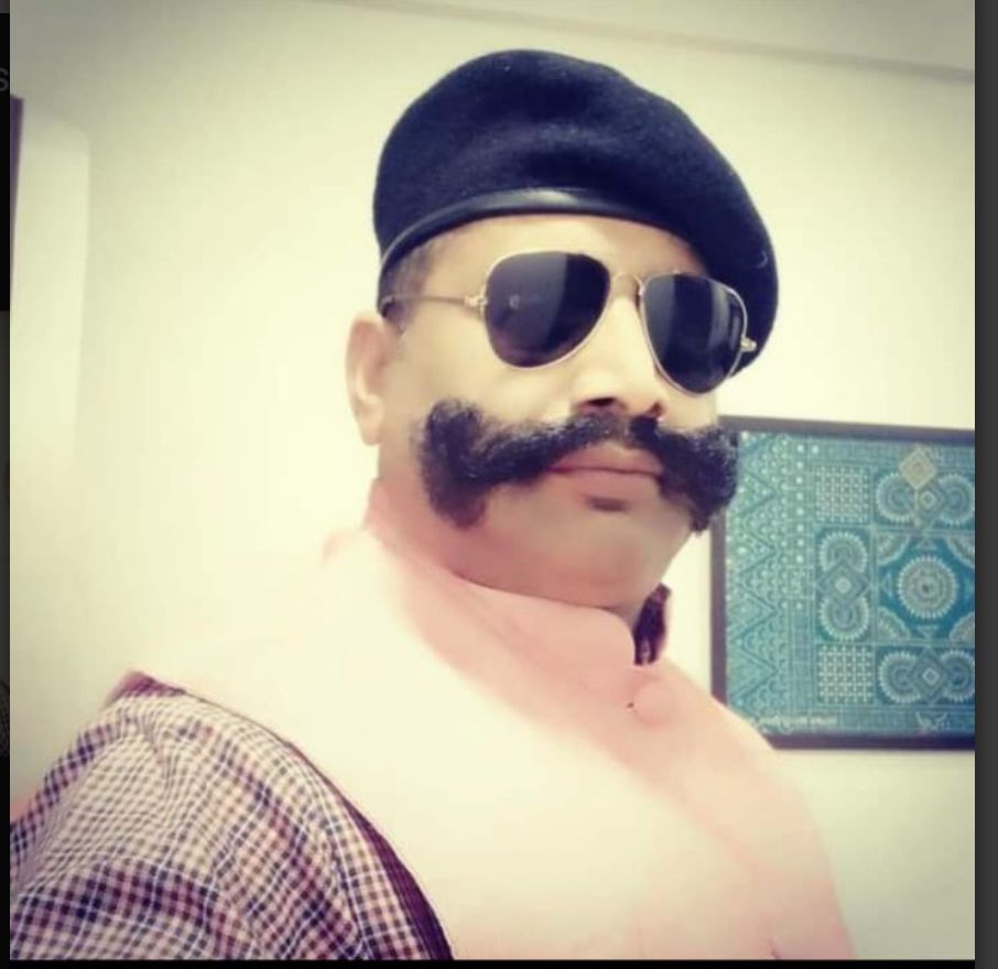 प्रधानमंत्री नरेन्द्र मोदी को स्वाधीनता दिवस और गणतन्त्र दिवस के राष्ट्रीय पर्व पर हर बार साफा बांधते है जोधपुर के  देवी सिंह 