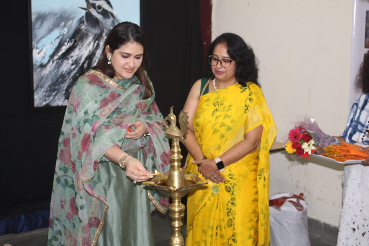 Grand Inauguration of "Astitva" Art Exhibition: Art Enthusiasts Enjoy the Display