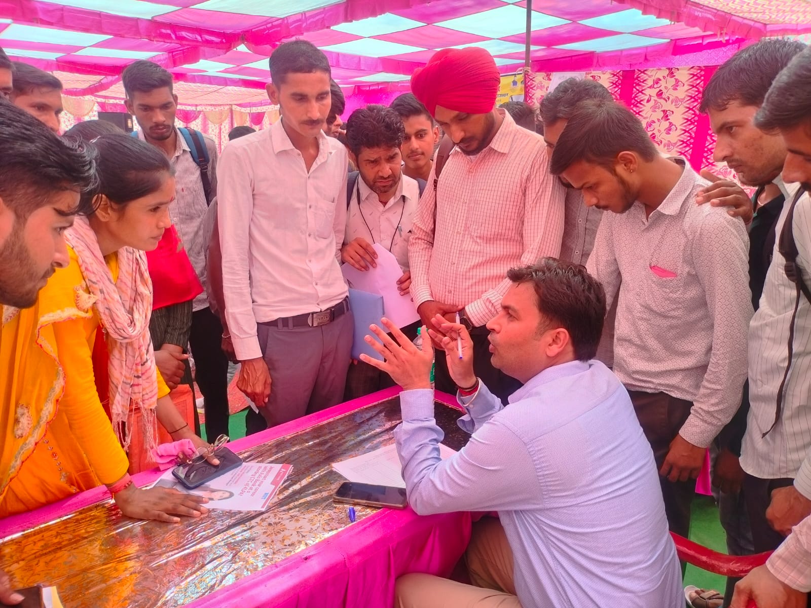 One-Day Employment Assistance Camp Organized
