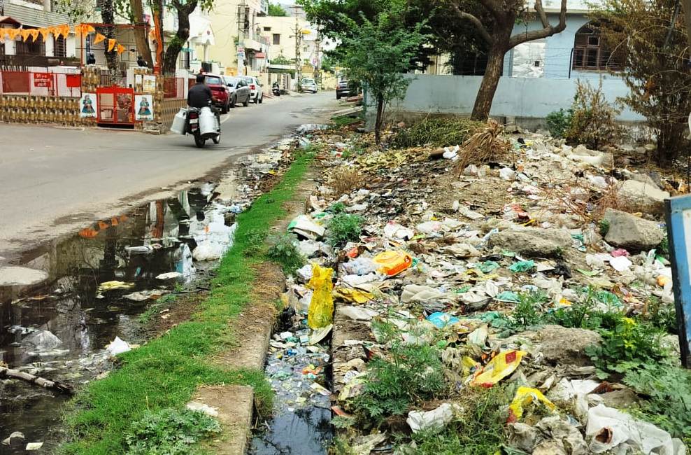 बड़गांव में सफाई और पेयजल व्यवस्था चरमराई