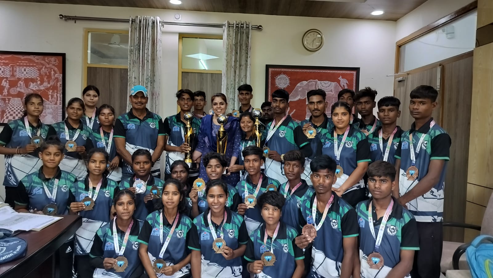 राष्ट्रीय लैक्रोज़  प्रतियोगिता के विजेताओं का आयुक्त ने किया सम्मान