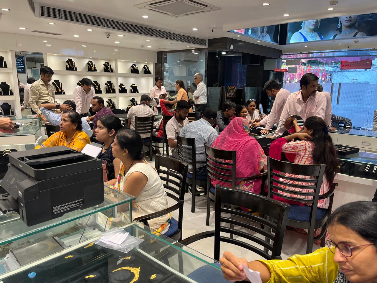 ### Sojatia Jewellers Witnesses Huge Rush on Guru Pushya Nakshatra