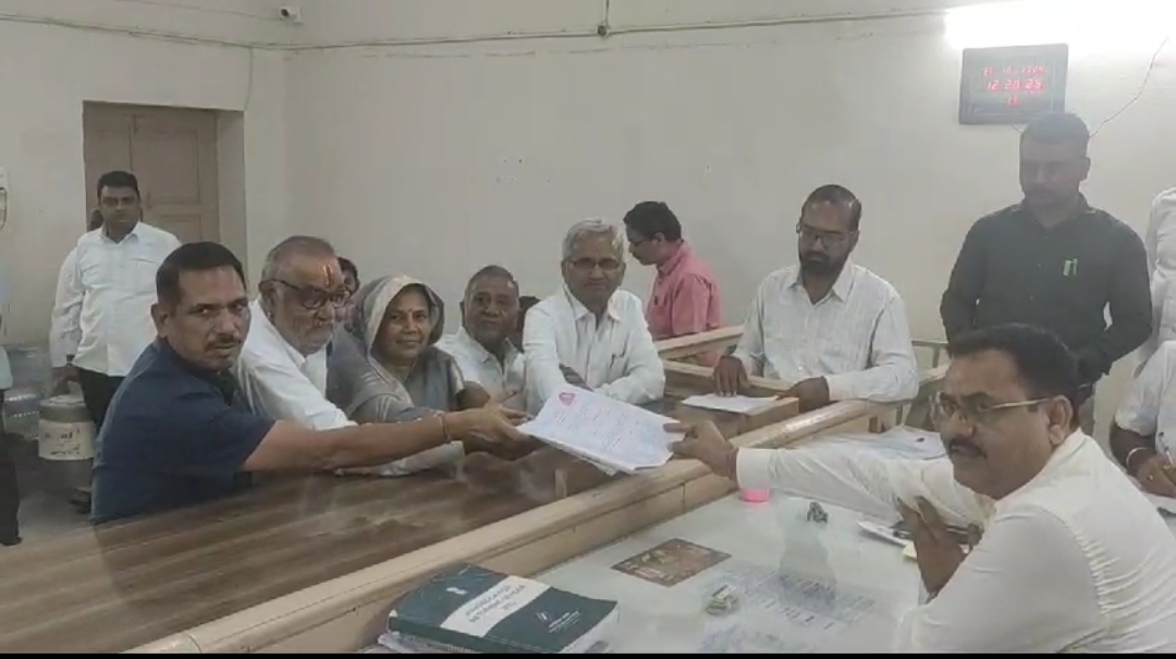 ### सलूंबर उपचुनाव में कांग्रेस प्रत्याशी रेशमा मीणा ने भरा नामांकन