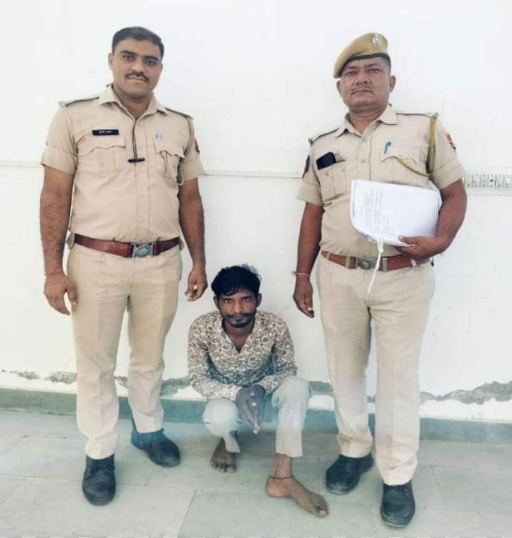Sub-Inspector Naval Sharma Arrests Gopal Bawari with Illegal Sharp Knife