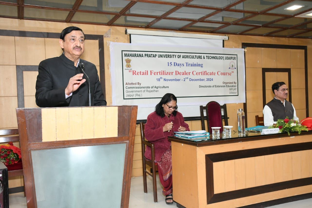 उर्वरक एवं कीटनाशी बेचने वाले विक्रेता नही डॉक्टर बने: डॉ. कर्नाटक