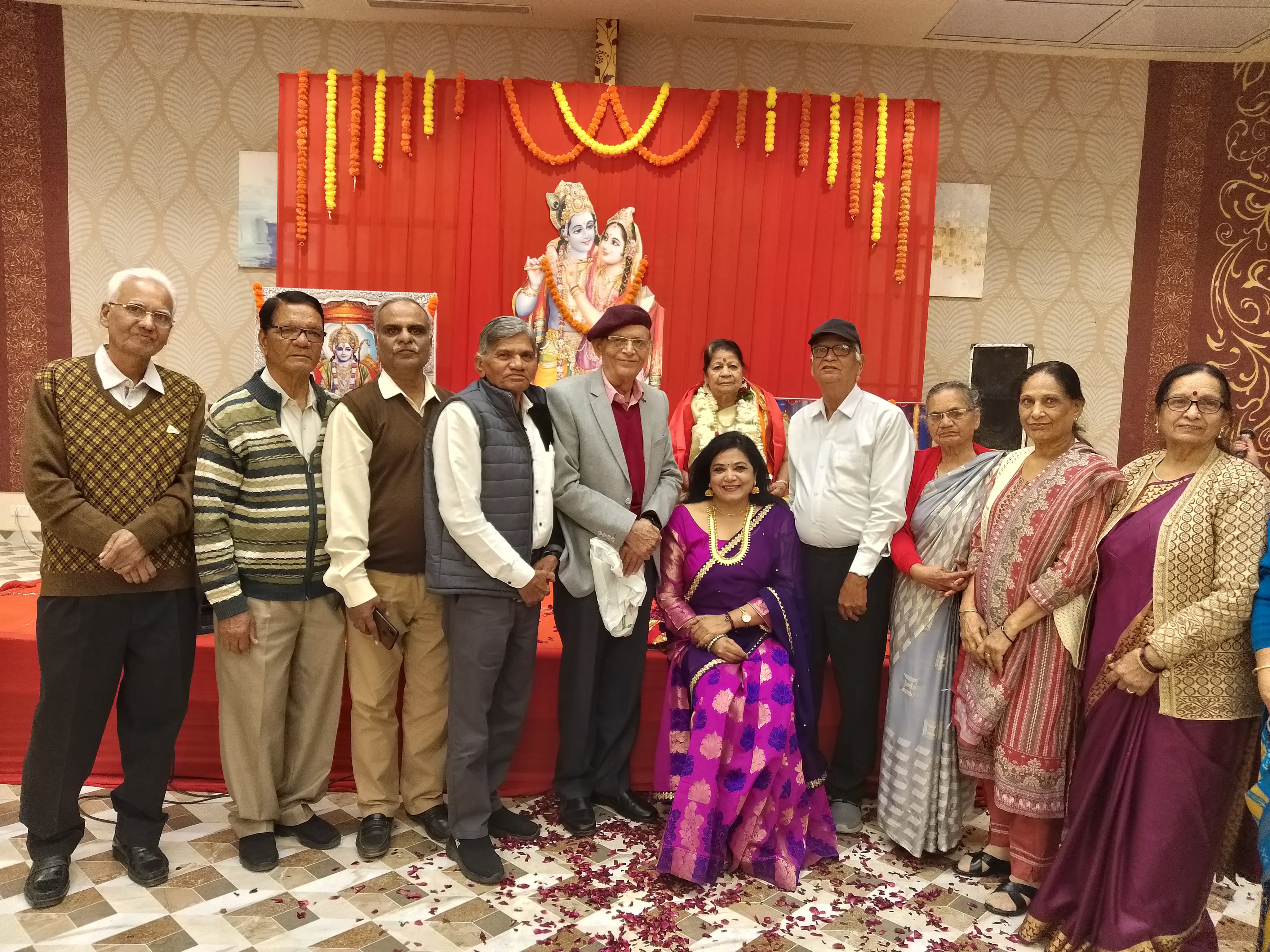 मुस्कान क्लब मे शनिवारीय विशेष कार्यक्रम भजन संध्या का आयोजन