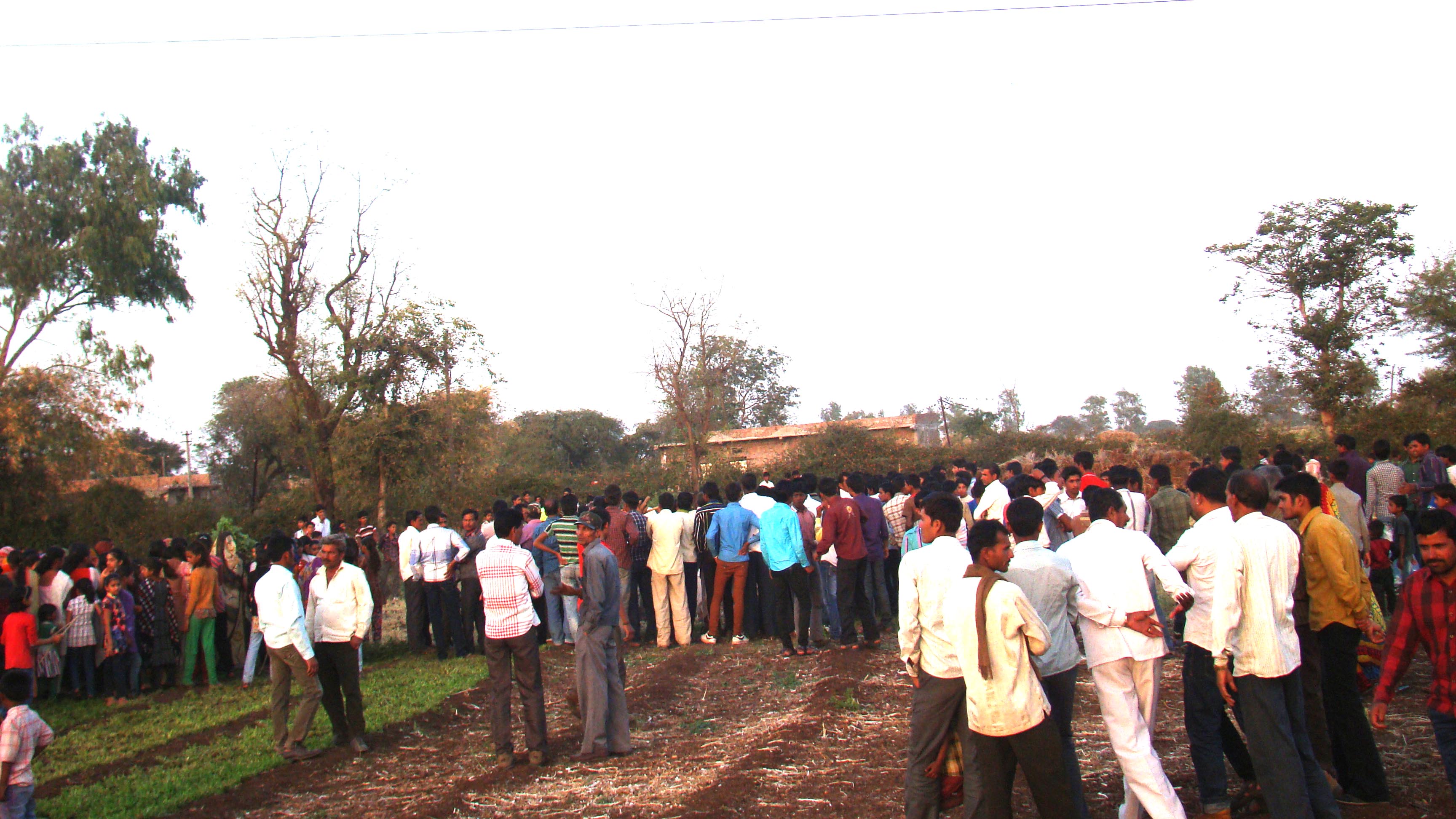 लहू का भोग लेती है भीलूड़ा की पत्थरमार खूनी होली