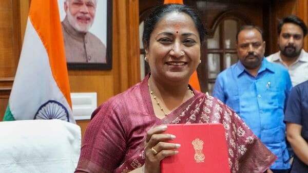 दिल्ली की भाजपा सरकार जनता से कोई वायदे पूरे कर कैसे देश की राजधानी को विश्व का सबसे सुन्दर और स्वच्छ शहर बनाएंगी?