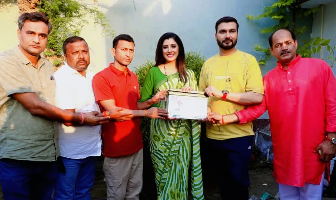 पृथ्वी तिवारी,संचिता बनर्जी की भोजपुरी फ़िल्म "गुम है किसी के प्यार में" की शूटिंग शुरू कुशीनगर मे 