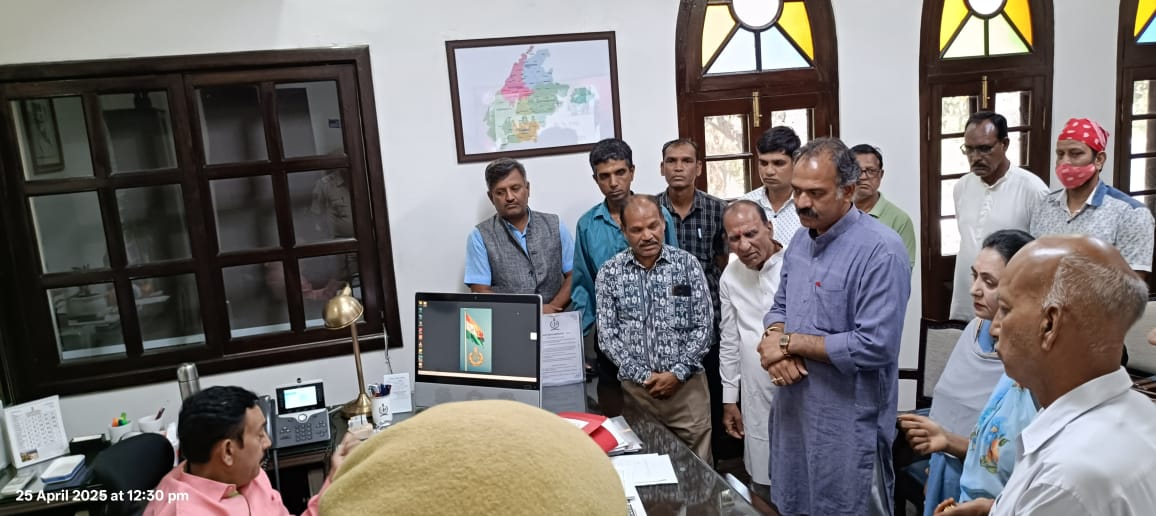 पुलिस कार्रवाई जांच व इलाज हेतु कांग्रेस का ज्ञापन