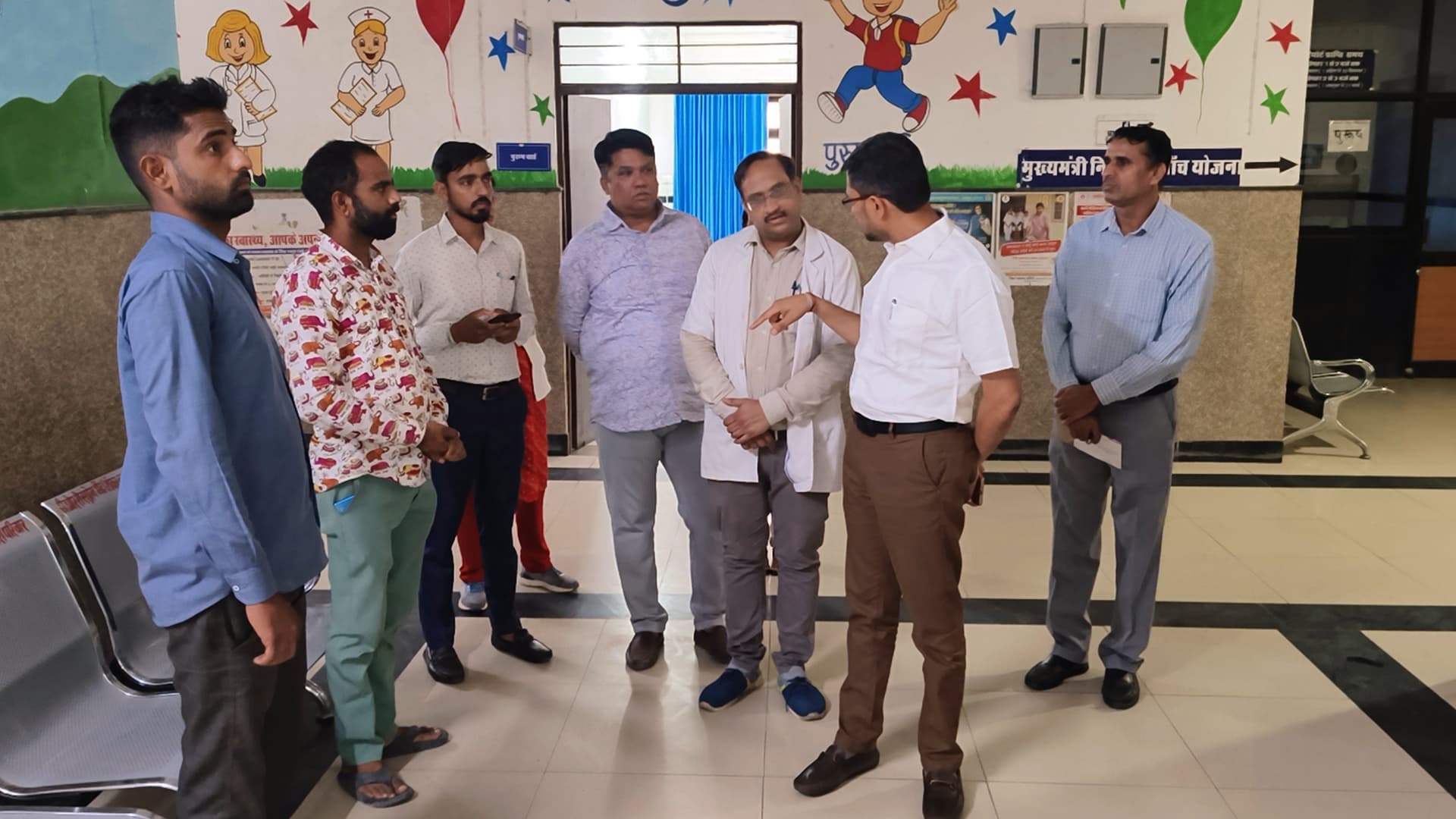 जिला कलक्टर ने किया डबोक सीएचसी का निरीक्षण्
