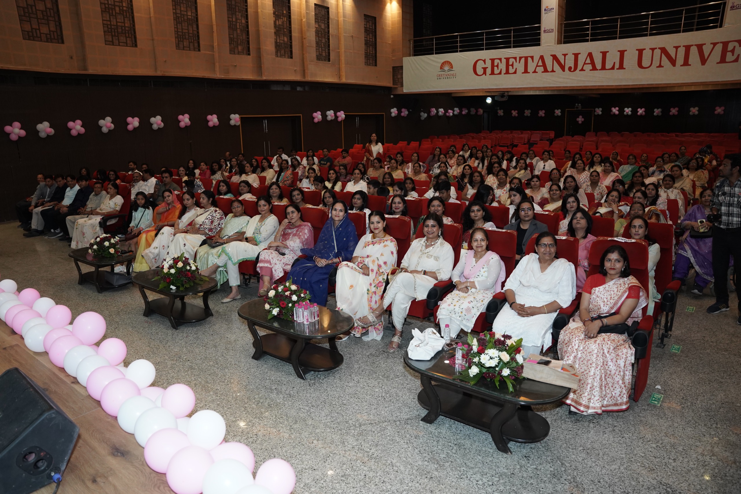 सज गया गीतांजली परिसर माँ के सम्मान में: मातृत्व दिवस समारोह का भव्य आयोजन 