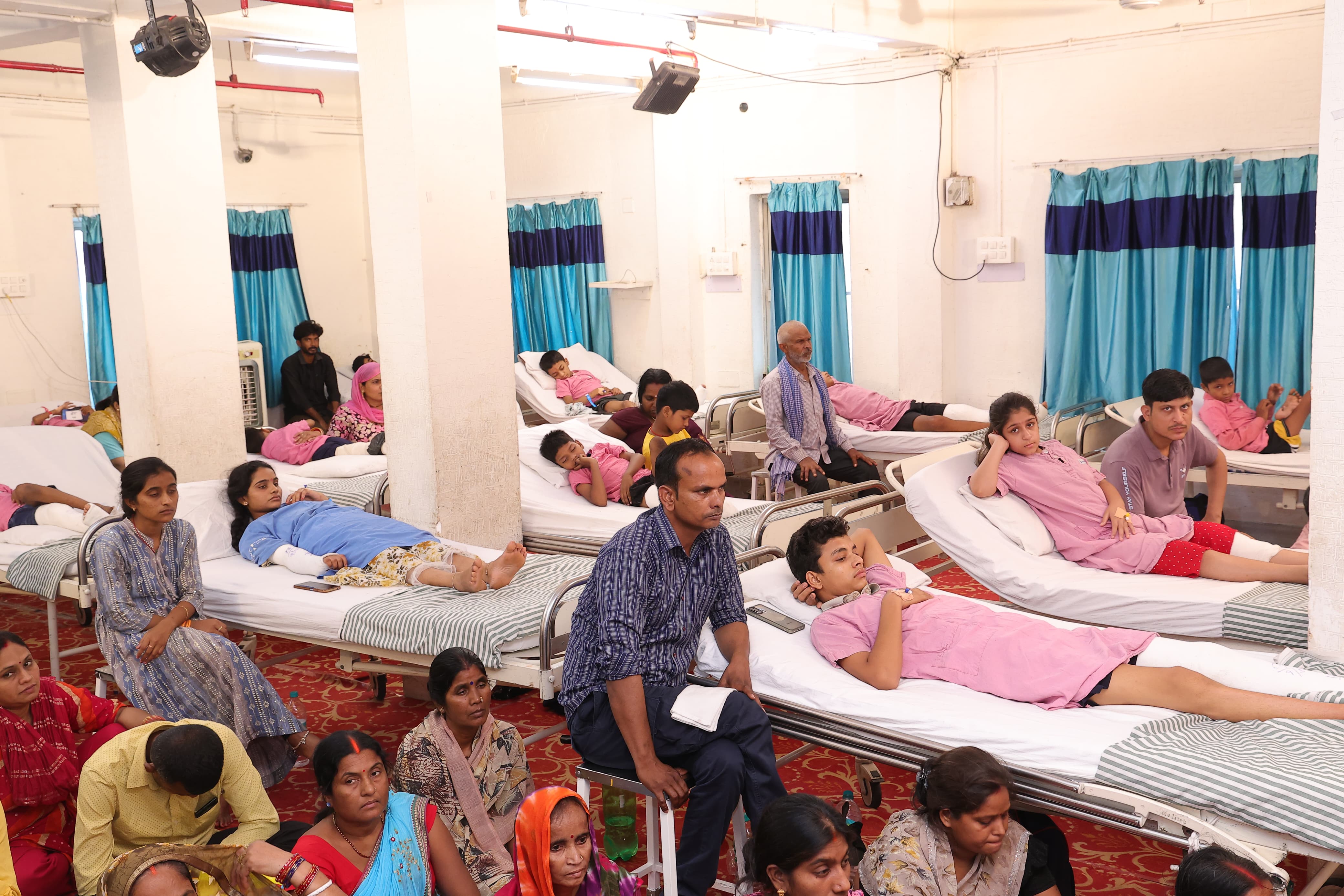 वर्तमान ही जीवन, उसे बेहतर बनाएँ: अग्रवाल  