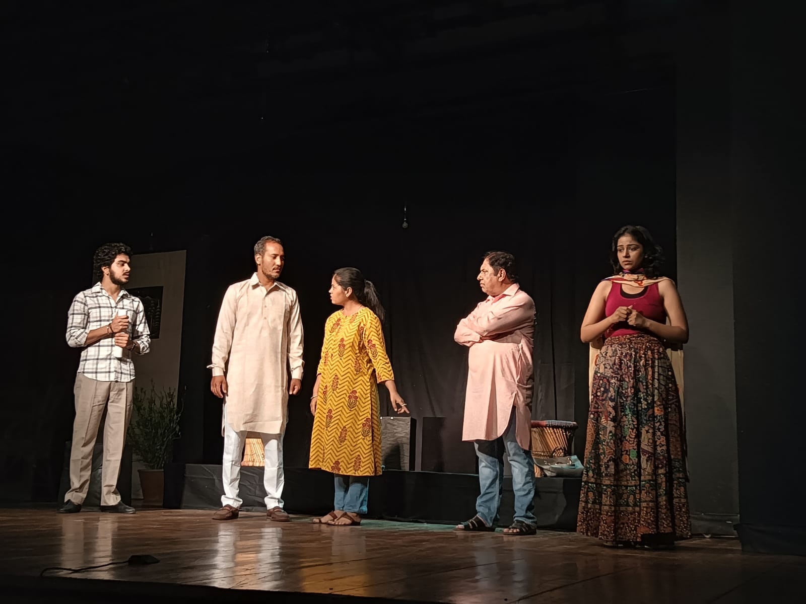 शिल्पग्राम में नाटक ‘मुझे अमृता चाहिए’ का मंचन