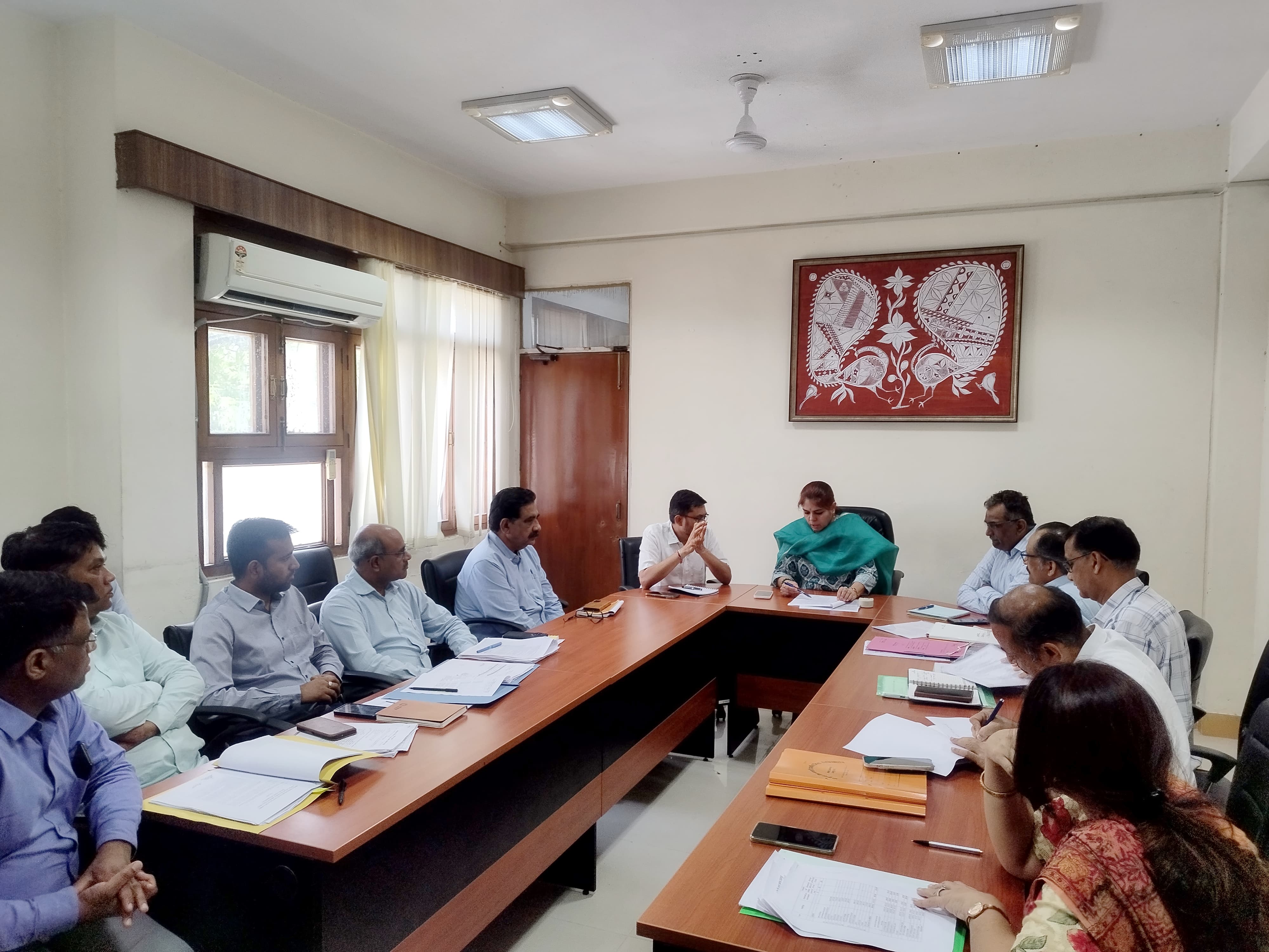 Meeting Held on Maintenance and Safety of Medical Education Buildings