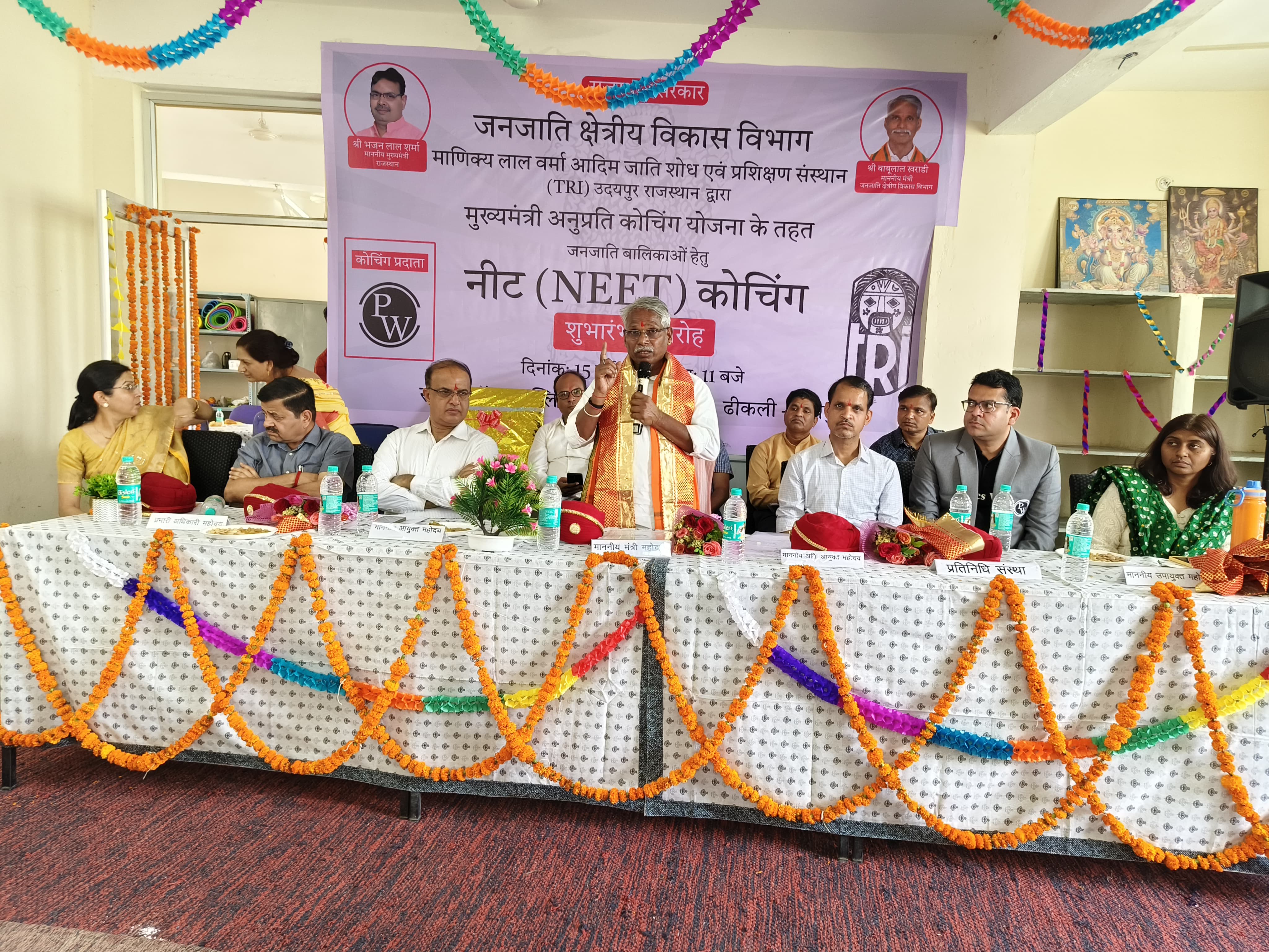 आदिवासी बेटियों के भविष्य की चिंता करना हमारी जिम्मेदारी-टीएडी मंत्री श्री बाबूलाल खराड़ी