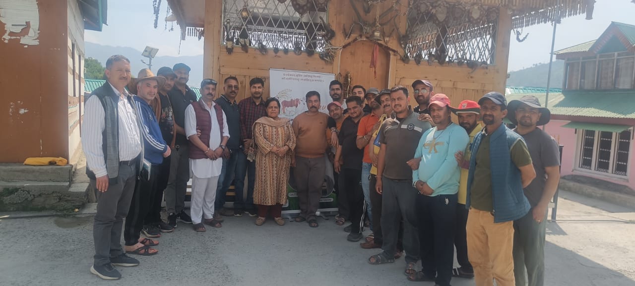 हिमाचल में सेब किसानों को वैज्ञानिक प्रशिक्षण दे रहा है अदाणी एग्री फ्रेश 
