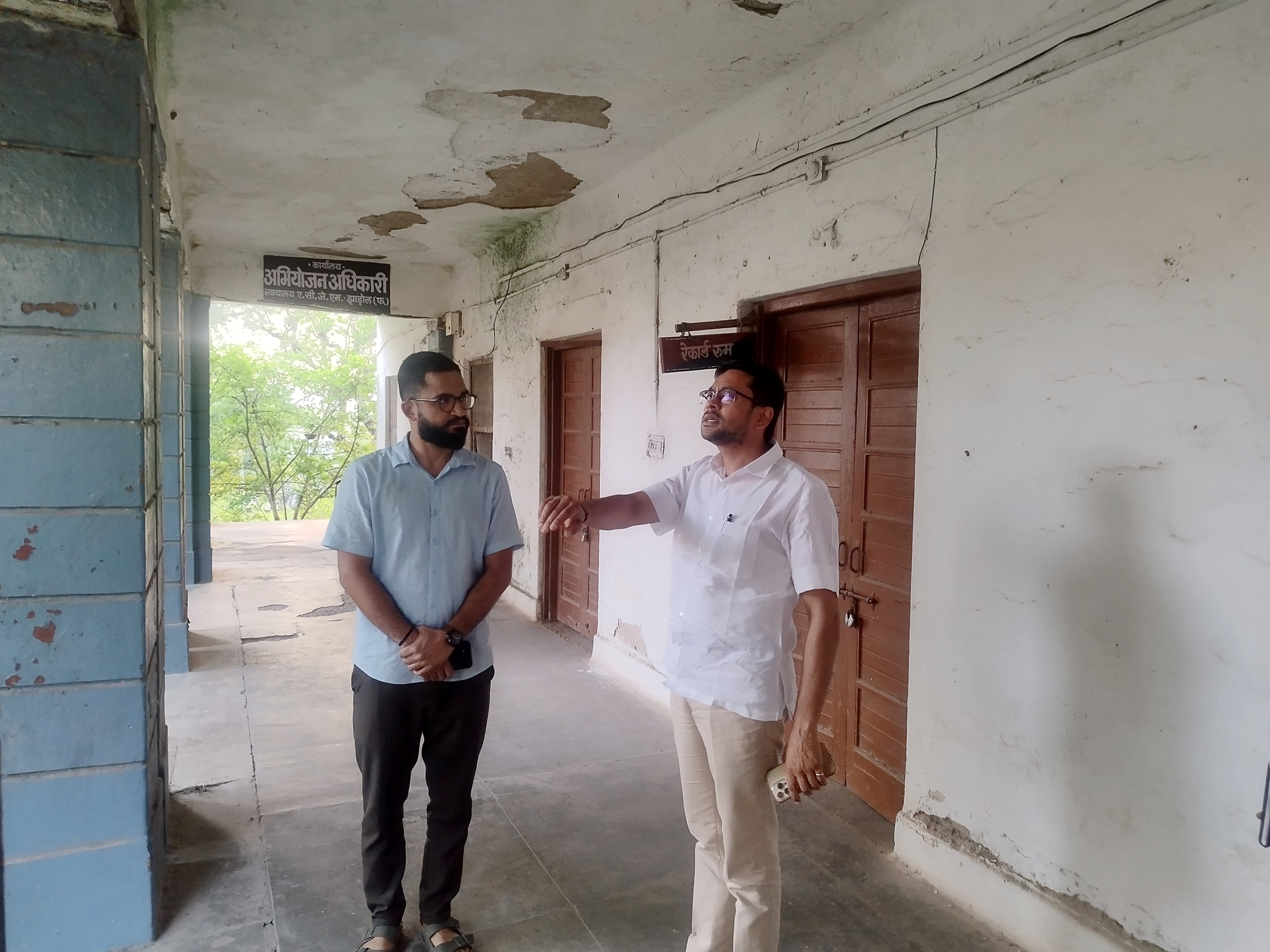 जिला कलक्टर नमित मेहता का झाड़ोल दौरा