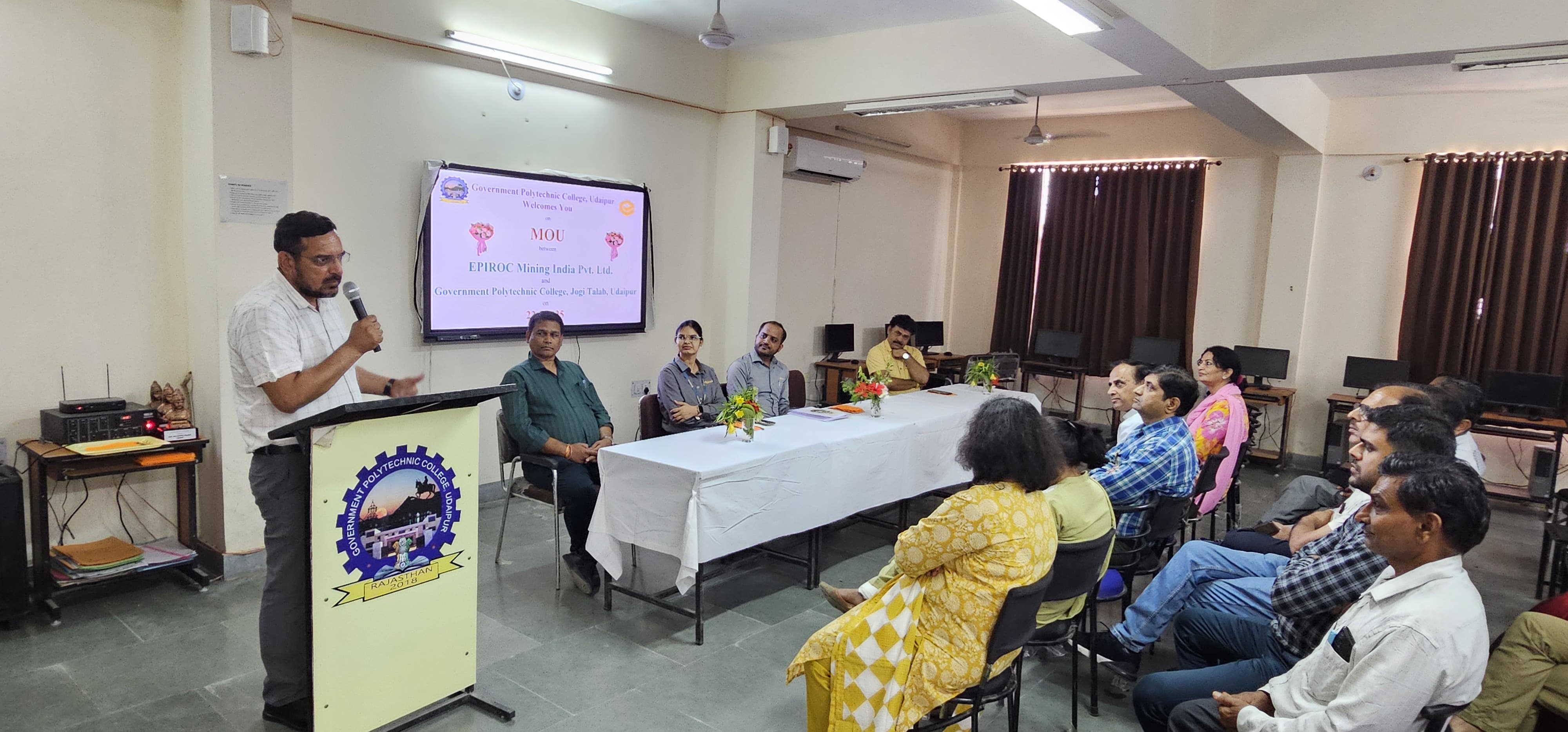 पॉलिटेक्निक महाविद्यालय को मिलेंगे उपकरण, विद्यार्थियों को मिलेगी अध्ययन में सुविधा