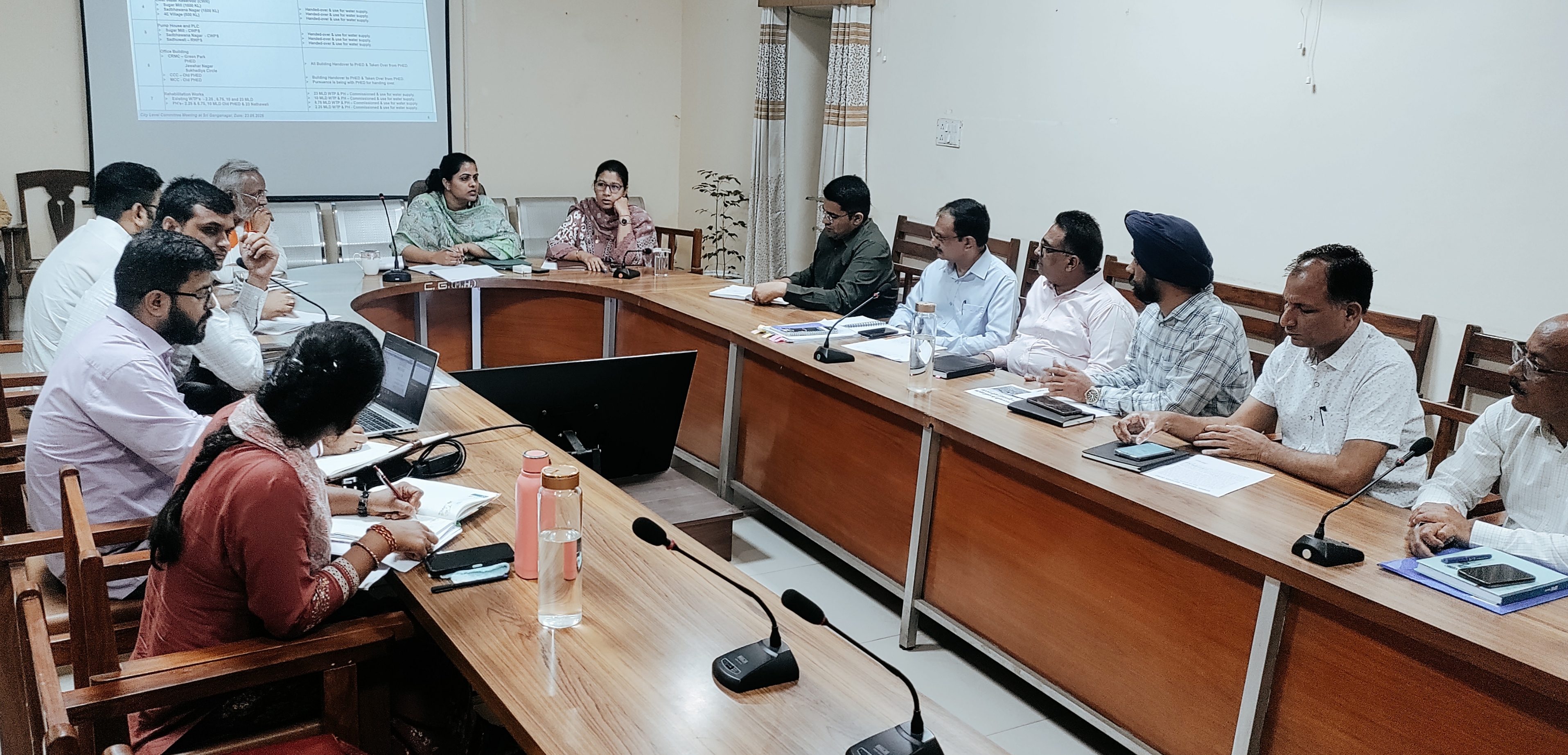 निर्बाध और स्वच्छ पेयजल आपूर्ति सुनिश्चित करें अधिकारी