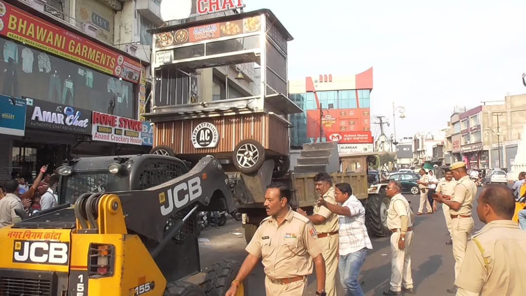 निगम की बड़ी कार्यवाही गुमानपुरा से हटाया का  अतिक्रमण