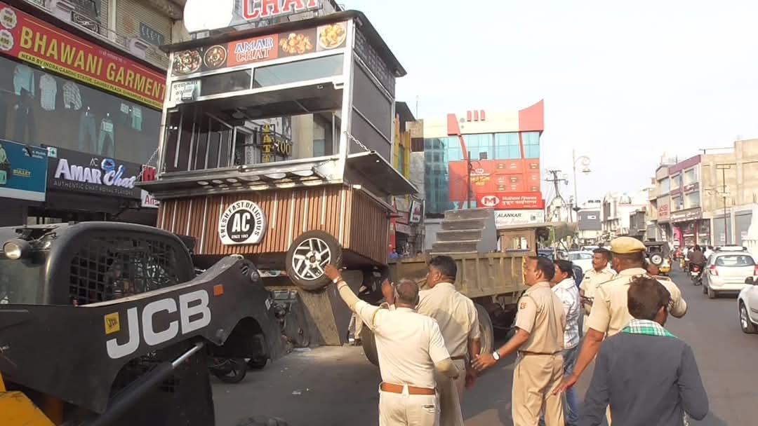 शहर के गुमानपुरा से हटाया अतिक्रमण