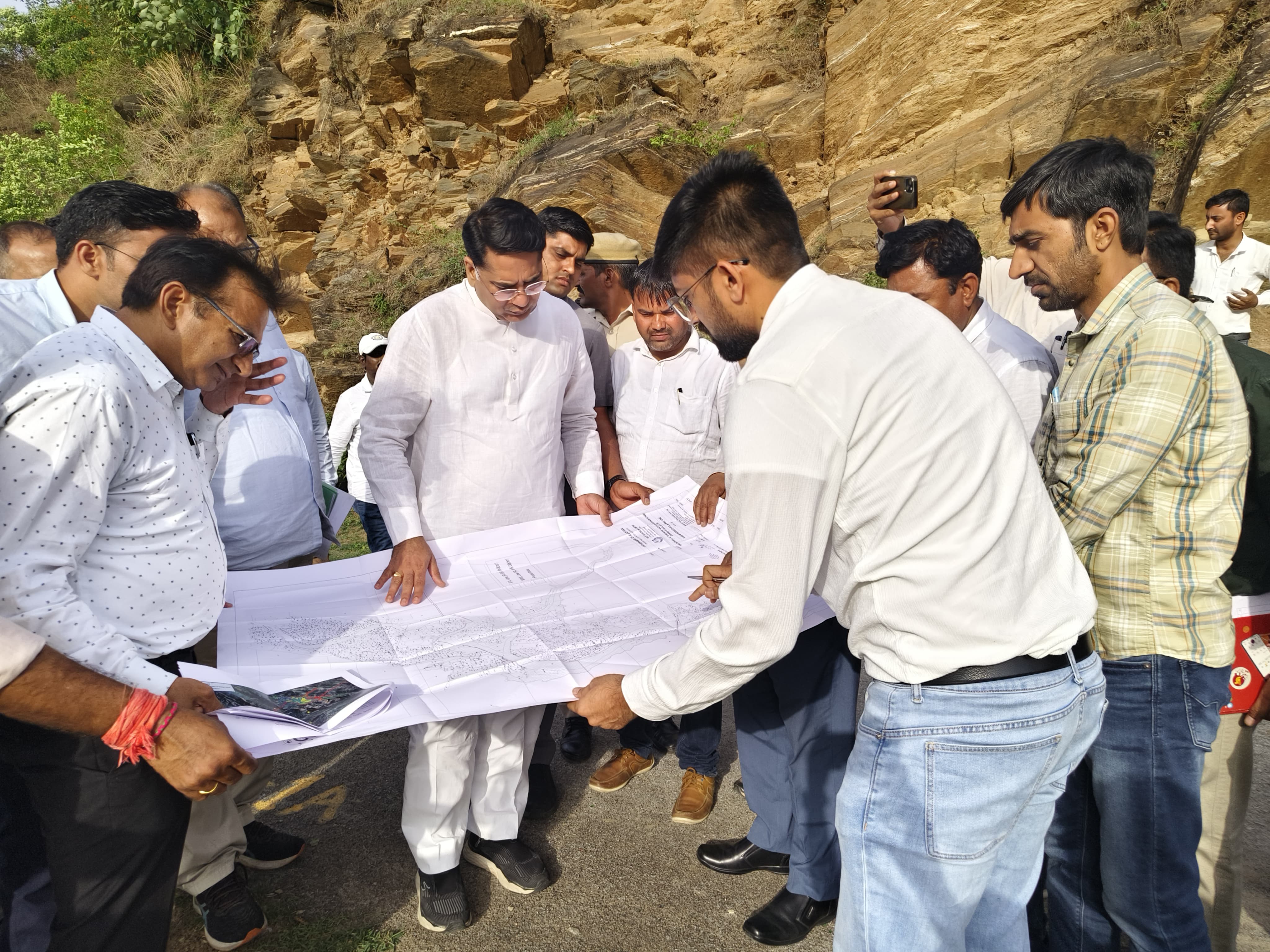 जल संसाधन मंत्री सुरेश रावत ने किया देवास परियोजना का निरीक्षण
