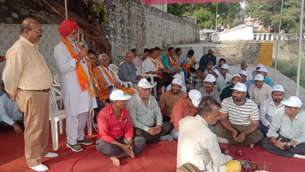फतहसागर झील किनारे जल पूजन व स्वच्छता कार्यक्रम