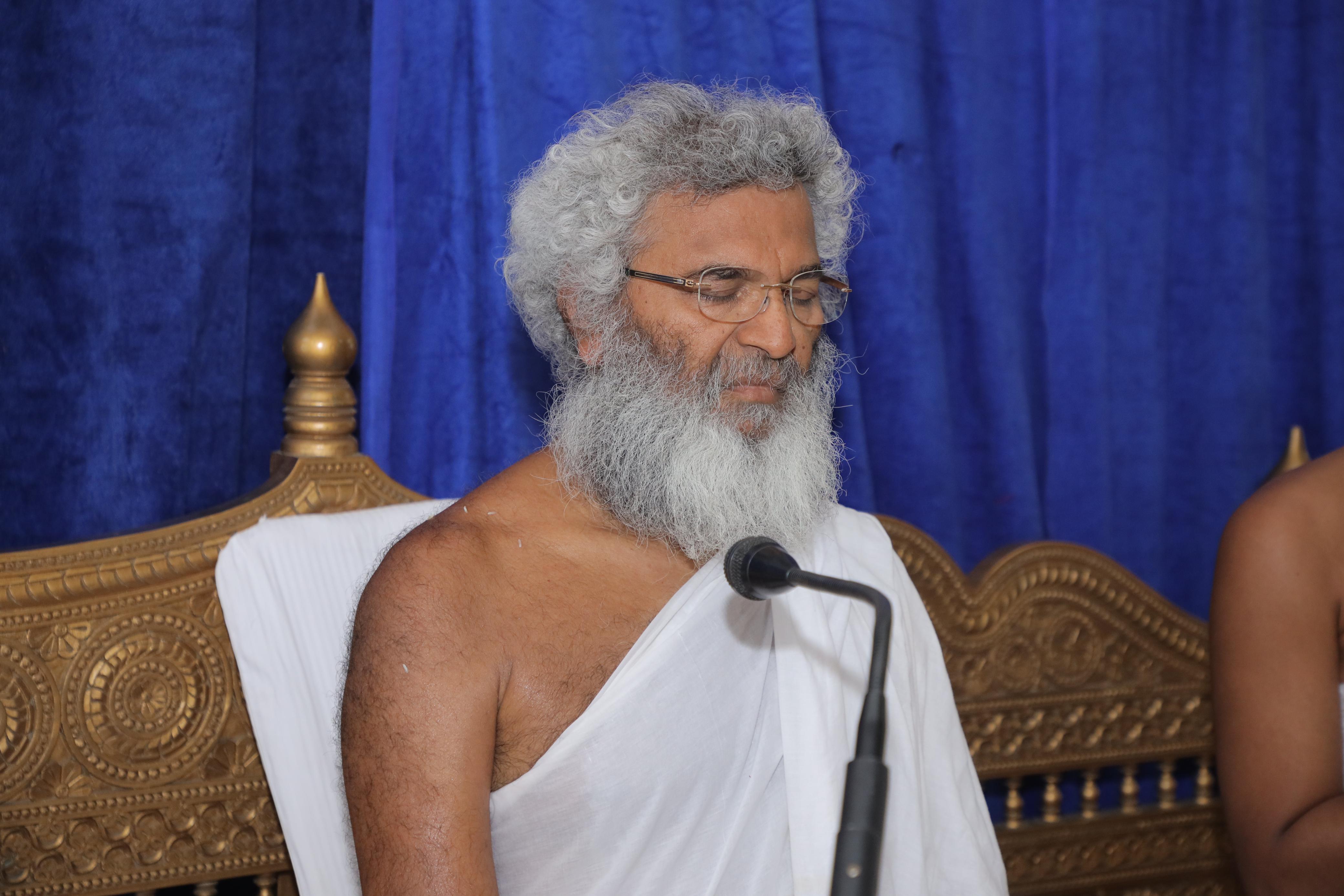 खतरगच्छाधिपति मणिप्रभ सूरीश्वर महाराज आदि ठाणा का दादाबाड़ी में हुआ भव्य प्रवेश